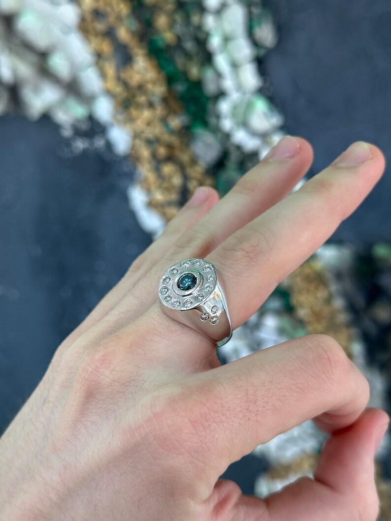 1.24tcw 14K Blue Diamond & Diamond Halo Ring Bezel Set Round Cut Unisex Ring 585 In New Condition For Sale In Jupiter, FL