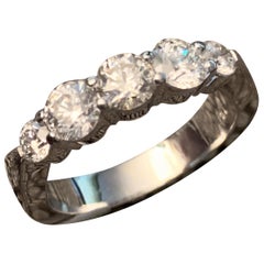 Banda de diamantes redondos de 1,25 quilates TW aproximadamente, oro blanco de 14 quilates, Ben Dannie