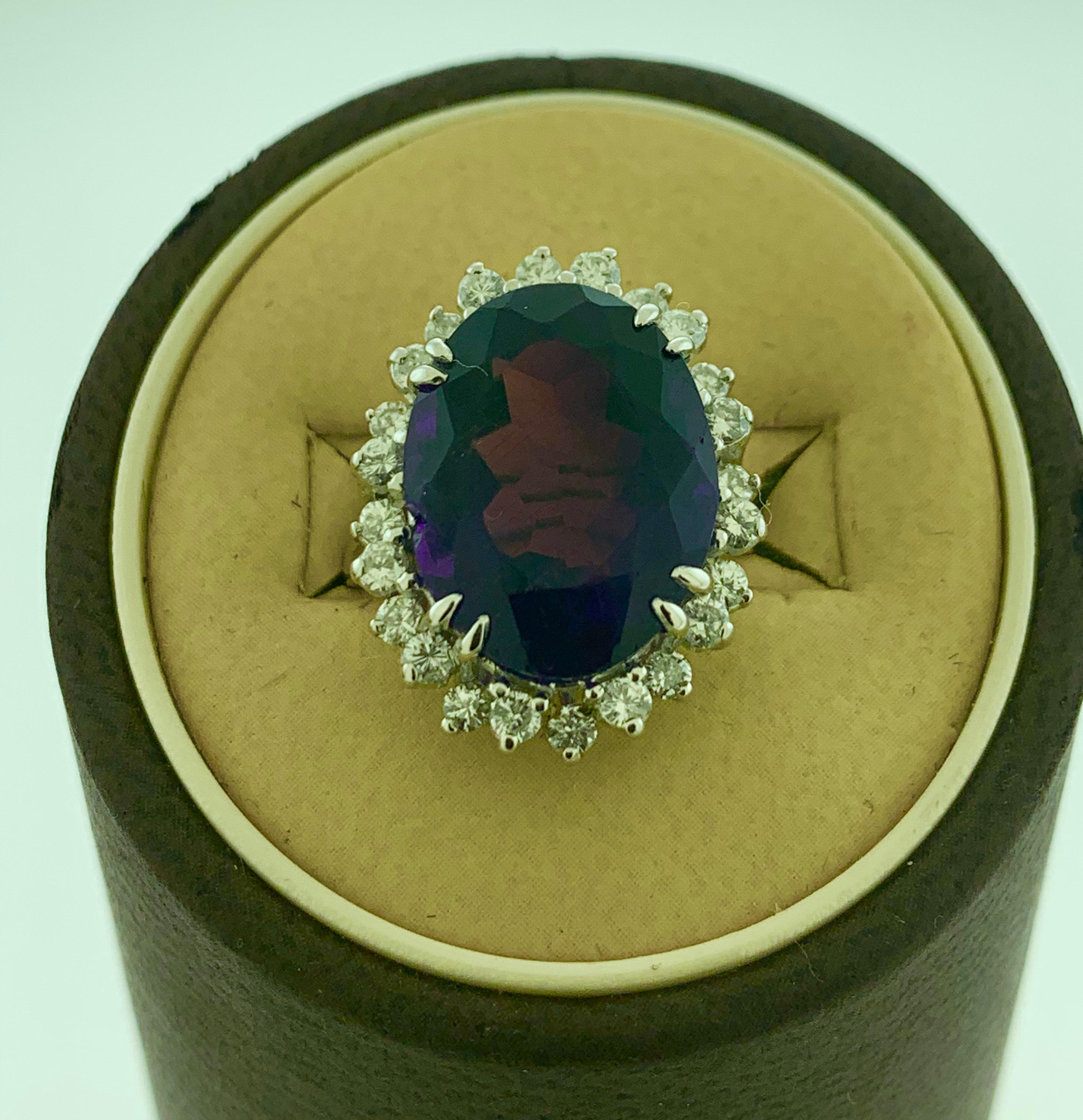 12.5 Carat Amethyst and Diamond Cocktail Ring in 14 Karat White Gold 1970s For Sale 4