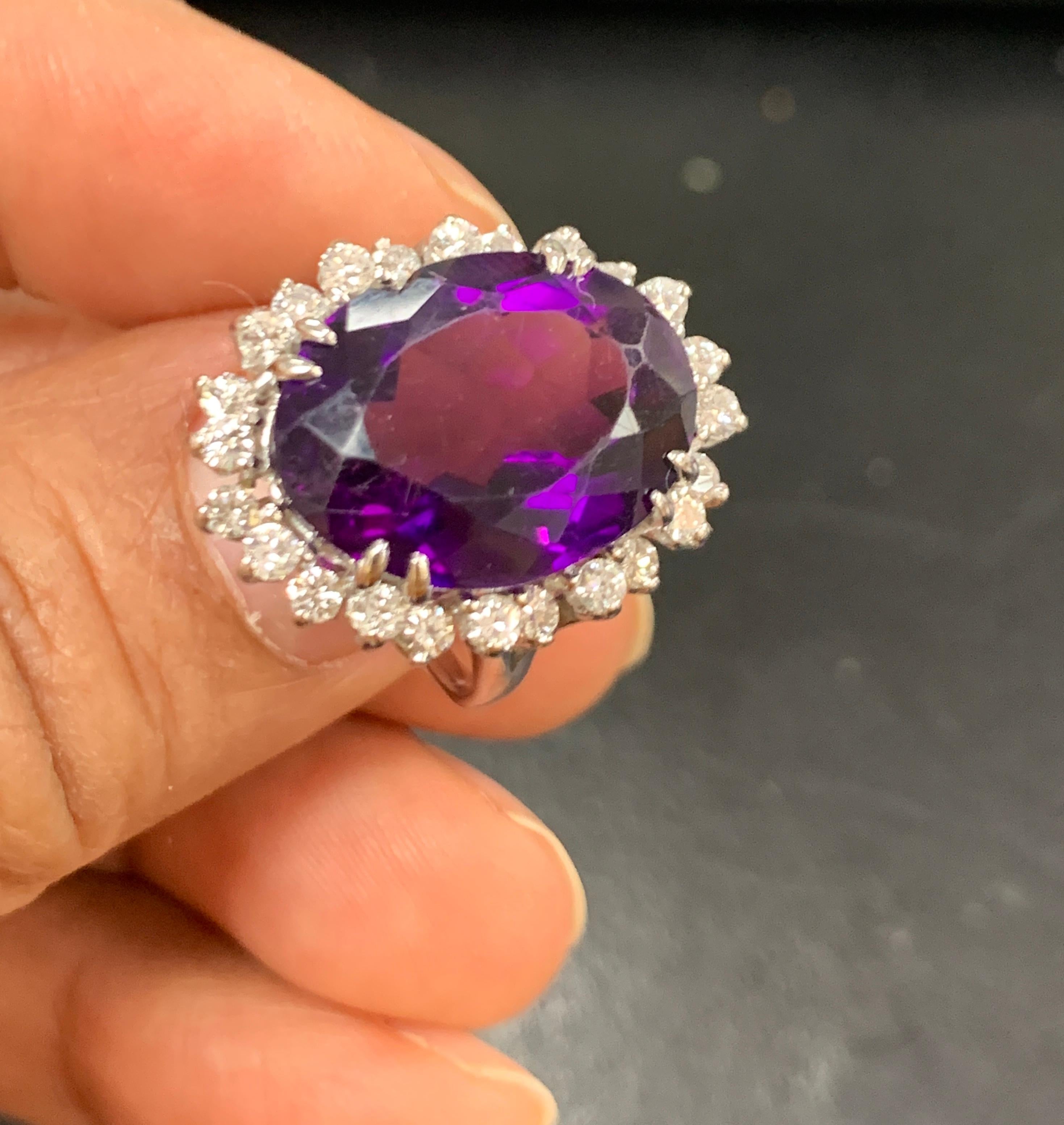 12.5 Carat Amethyst and Diamond Cocktail Ring in 14 Karat White Gold 1970s In Excellent Condition For Sale In New York, NY
