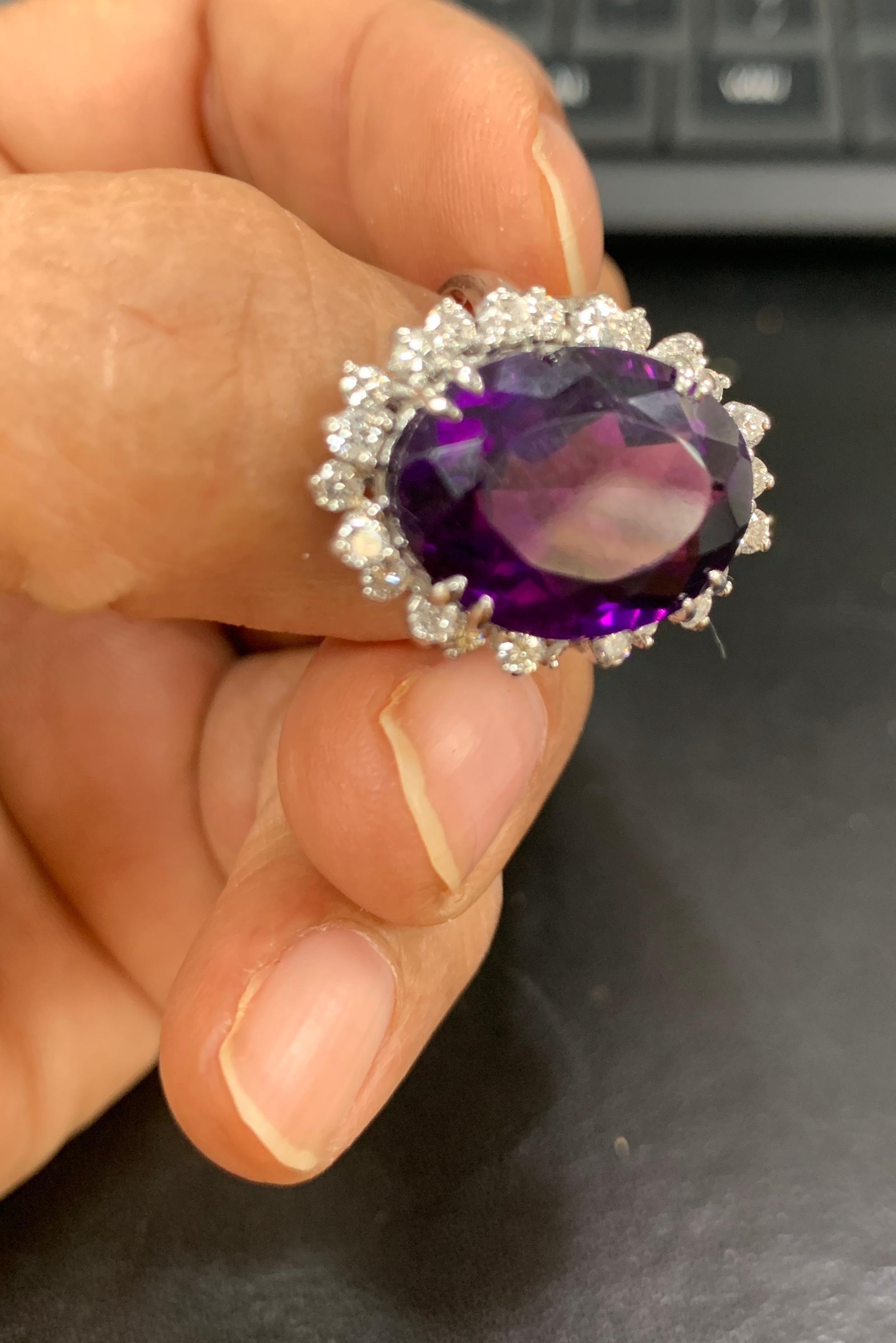 12.5 Carat Amethyst and Diamond Cocktail Ring in 14 Karat White Gold 1970s For Sale 2