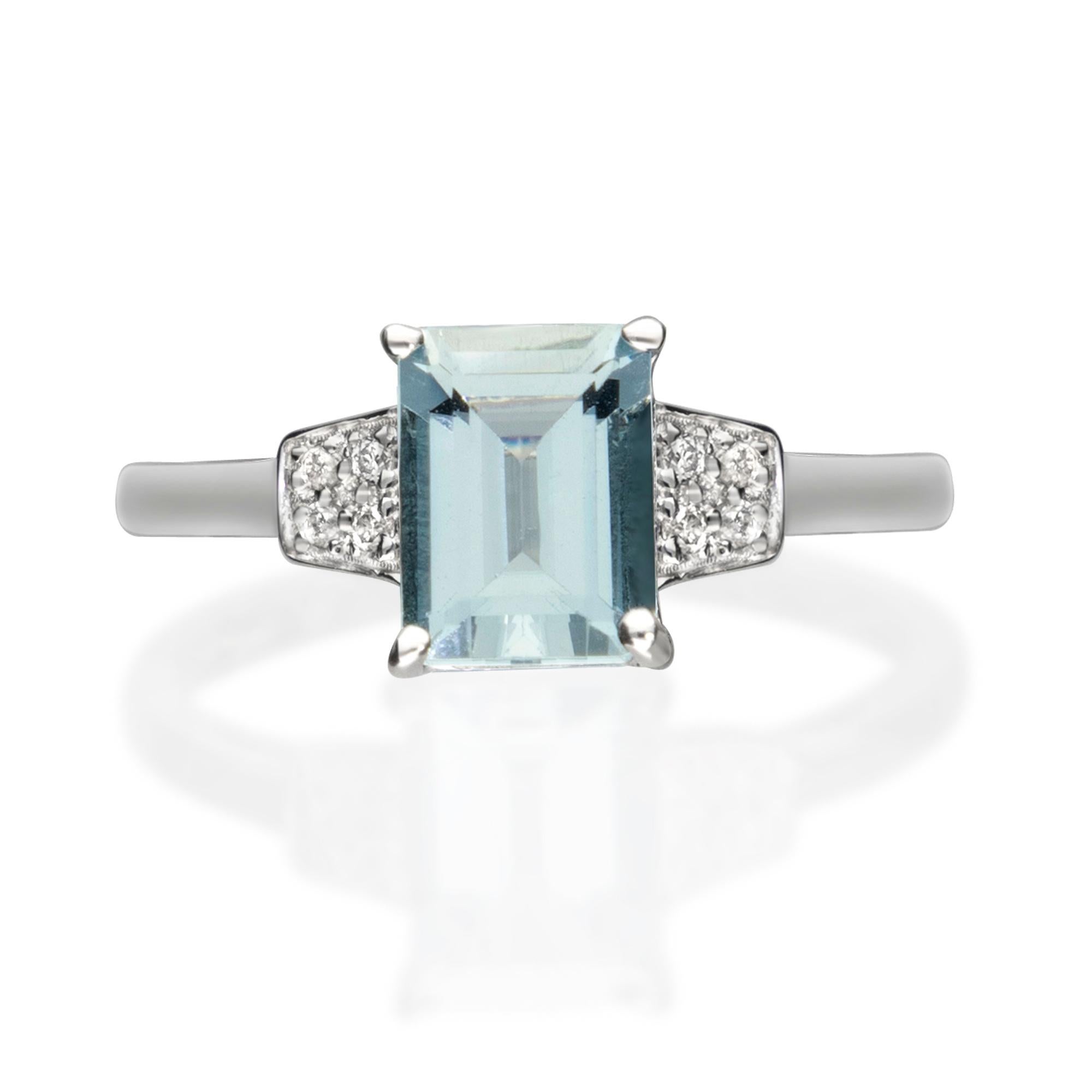 Art déco 1.25 Carat Aquamarine Emerald Cut Diamond Accents 10K White Gold Engagement Ring en vente