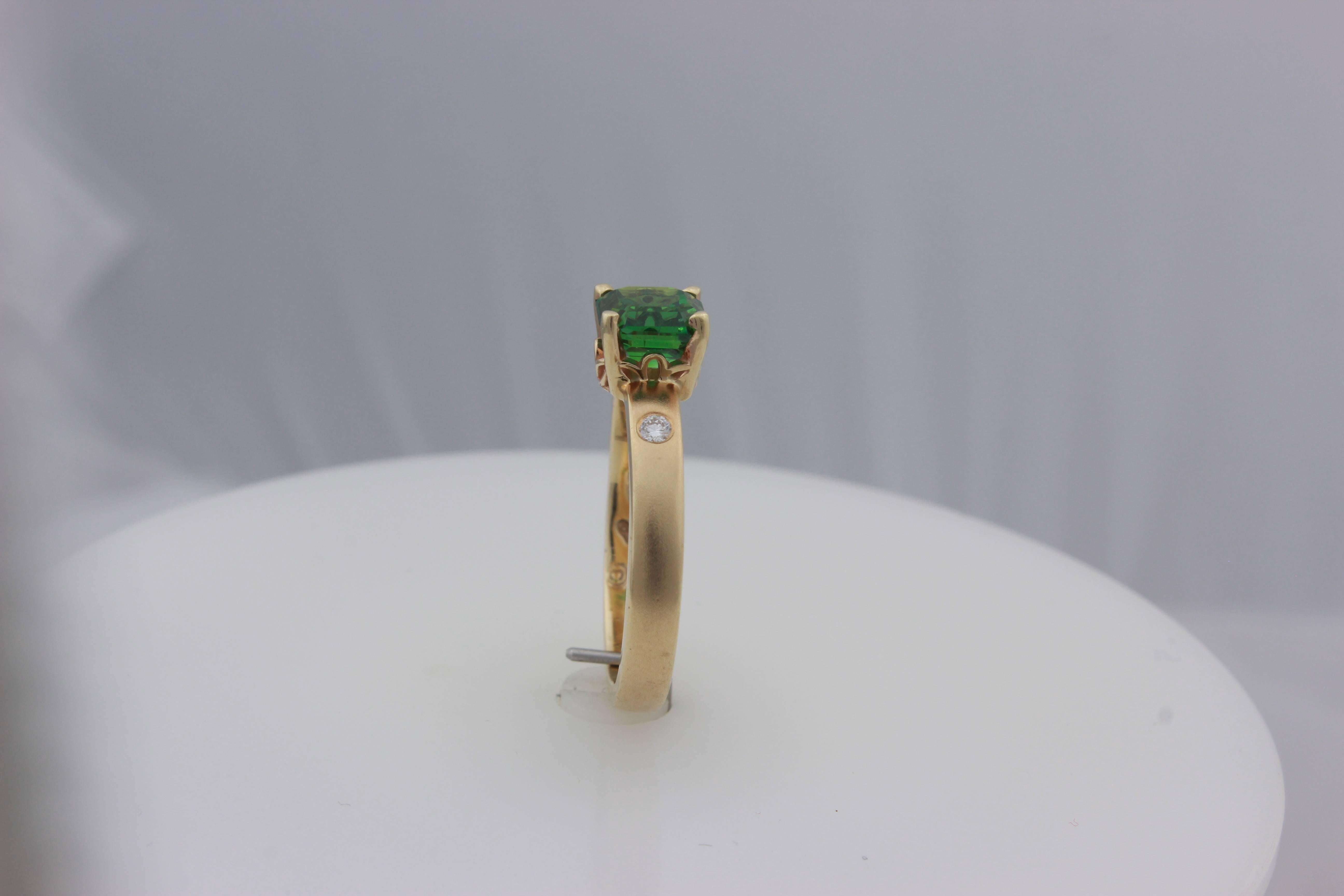 Emerald Cut 1.25 Carat Cushion Shape Tsavorite Garnet and Diamond 14 Karat Yellow Gold Ring For Sale