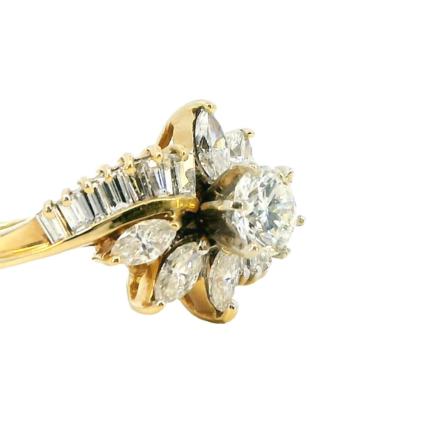 Ti presentiamo il nostro squisito anello con diamante centrale in oro, un pezzo senza tempo che combina senza sforzo eleganza e raffinatezza. Questo anello è stato progettato per catturare l'attenzione e creare ricordi duraturi grazie alle sue