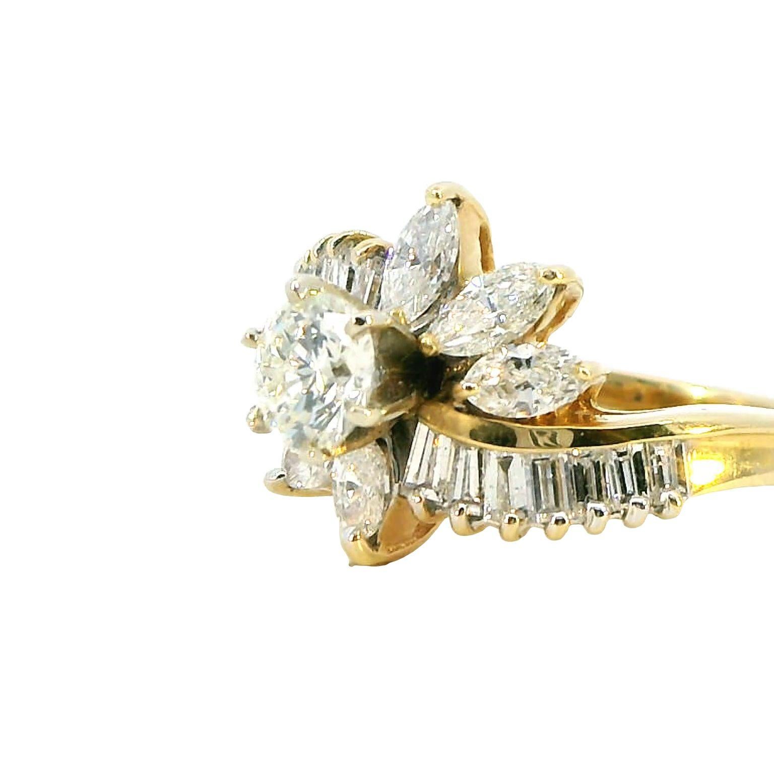 Modern 1.25 Carat Diamond 18K Gold Ring For Sale