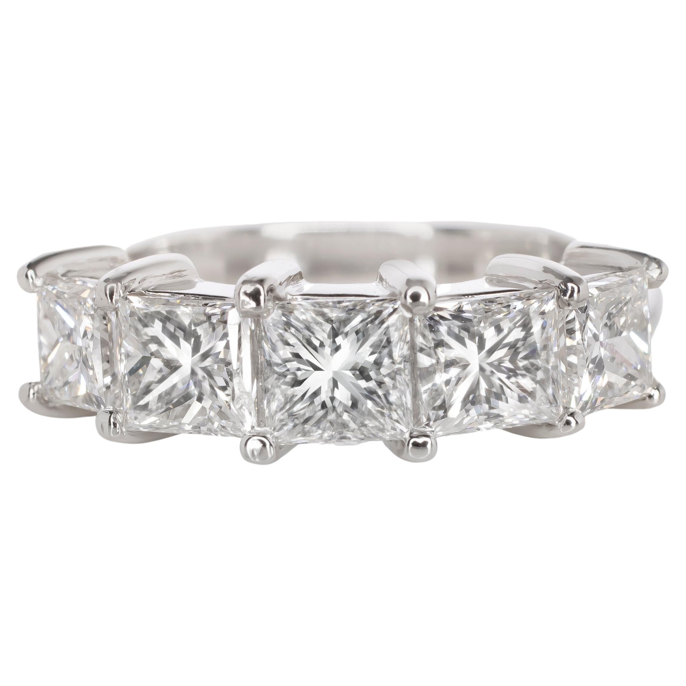 Exceptional Five Stones Princess Cut Diamond Band Ring 1.60 Carats