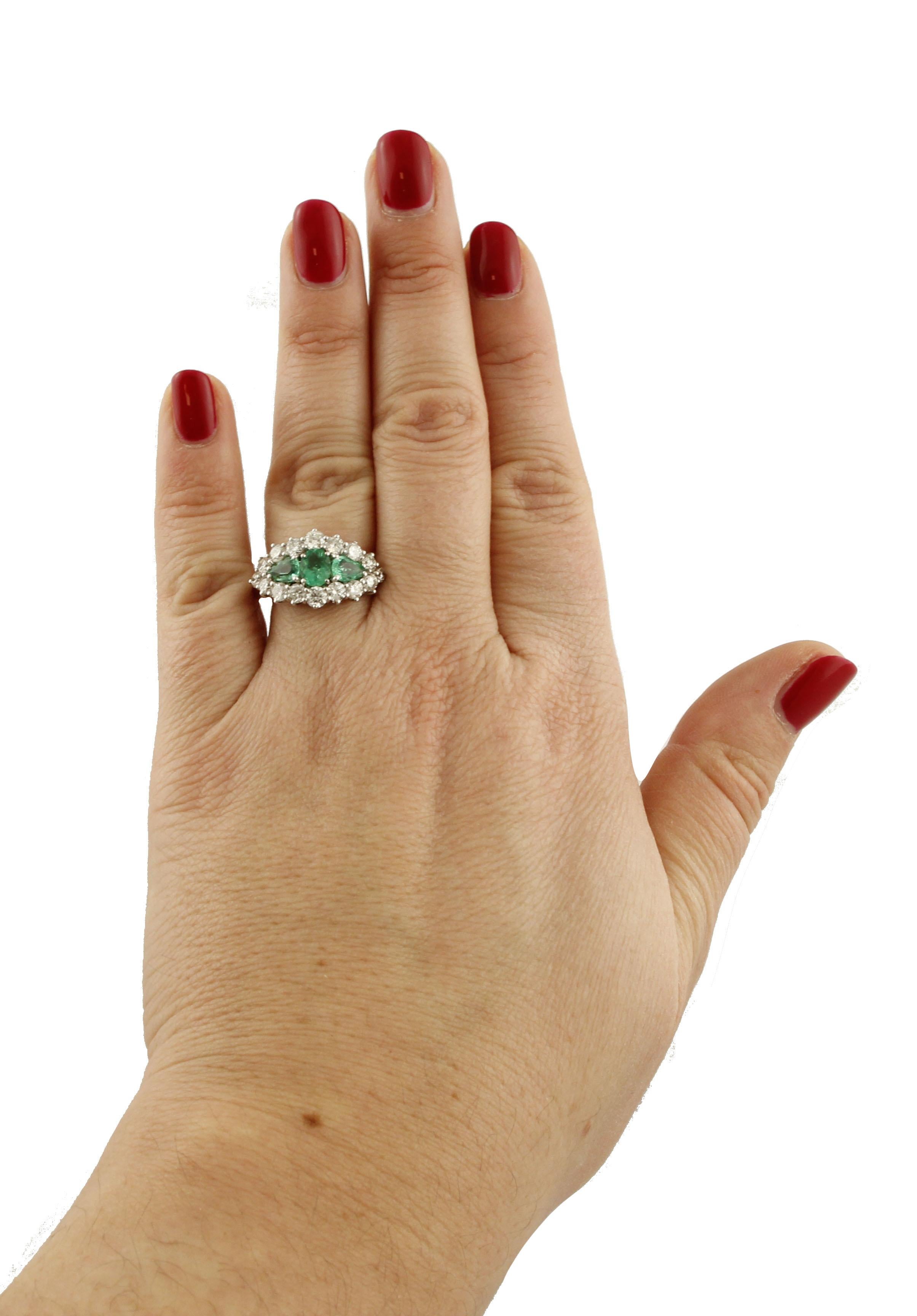 1.25 Carat Emeralds 1.72 Carat White Diamonds White Gold Ring For Sale 1