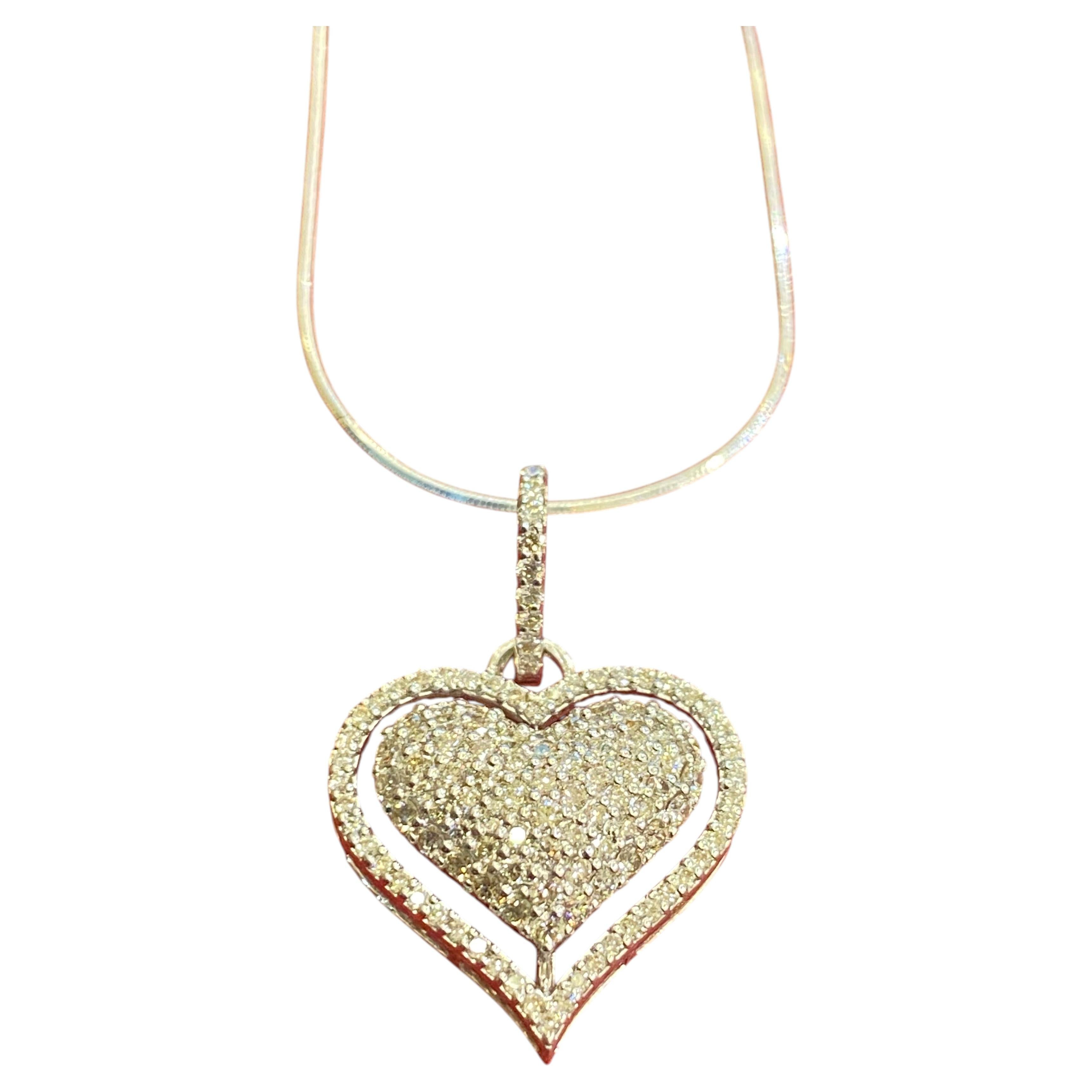 Collana a forma di cuore con diamanti rotondi brillante da 1,25 carati, F/VS1, in oro bianco 18 carati