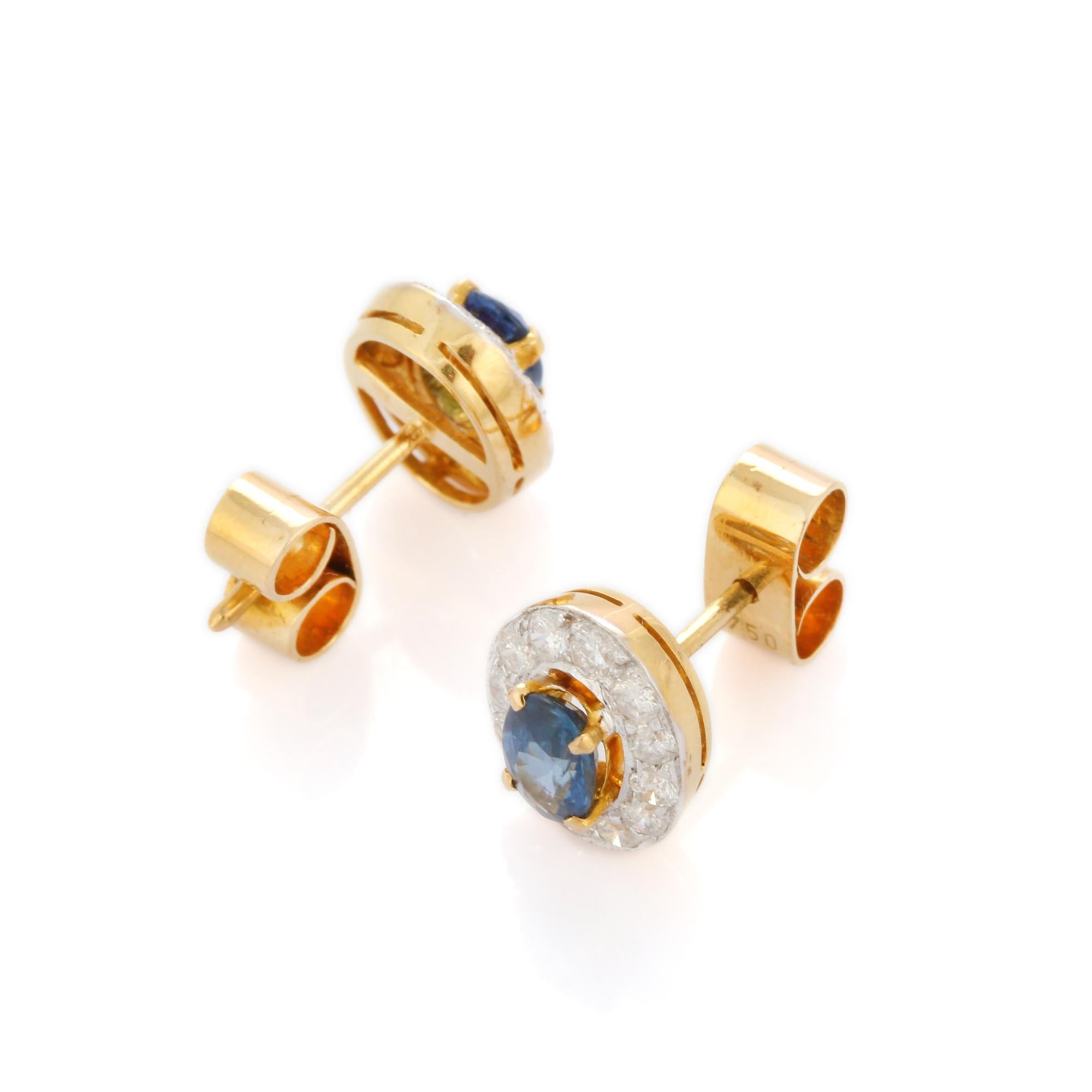 Contemporary 1.25 Carat Natural Blue Sapphire Diamond Halo Stud Earrings in 18K Yellow Gold For Sale