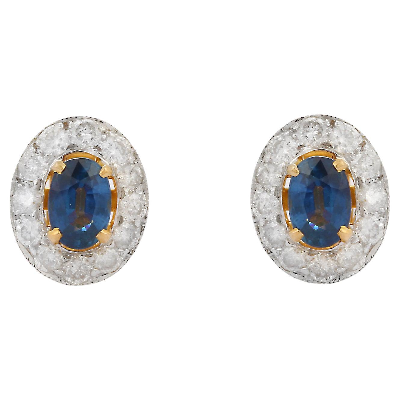 Clous d'oreilles en or jaune 18 carats avec saphir bleu naturel de 1,25 carat et halo de diamants