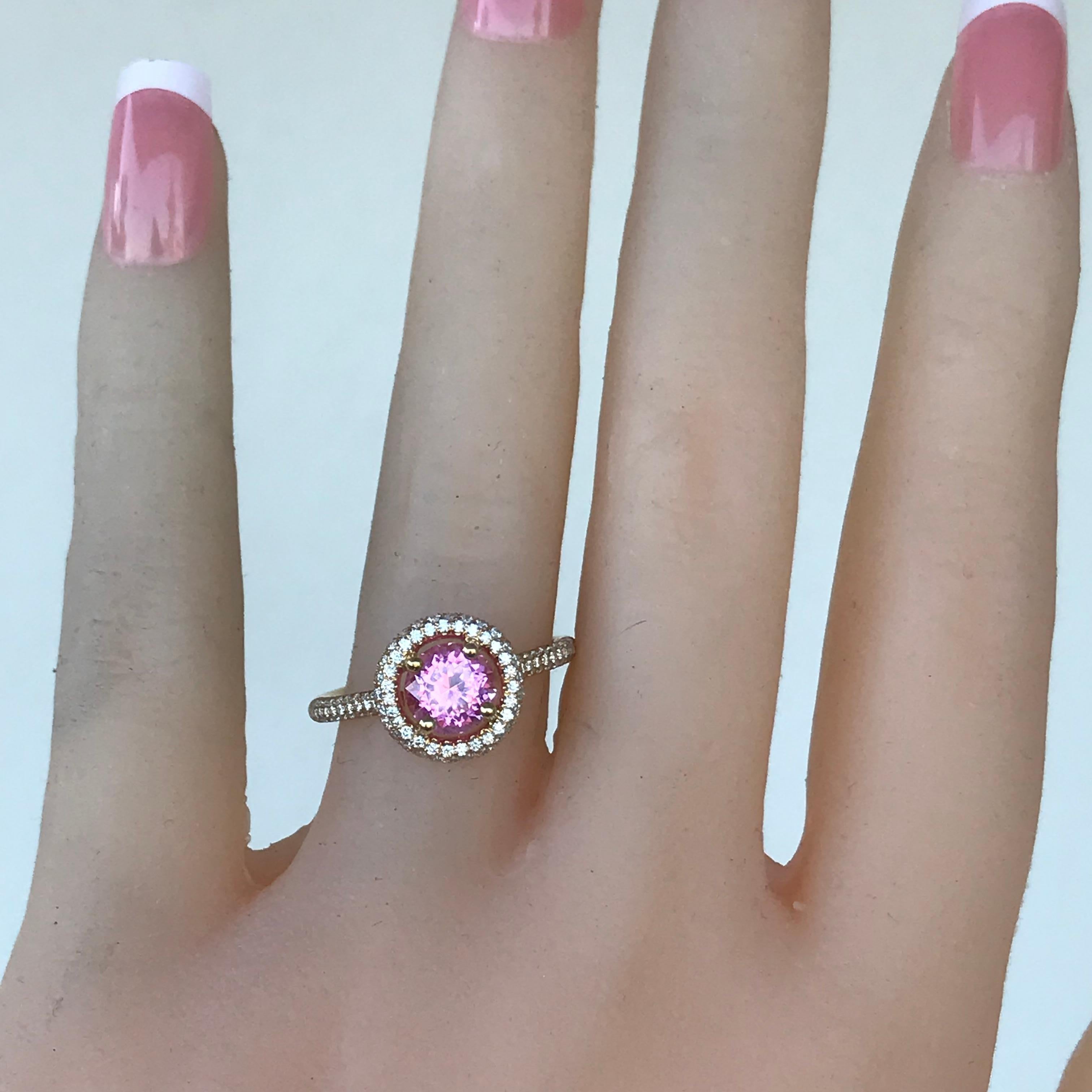 Contemporary 1.25 Carat Natural Fancy Pink Sapphire and Diamond Ring For Sale