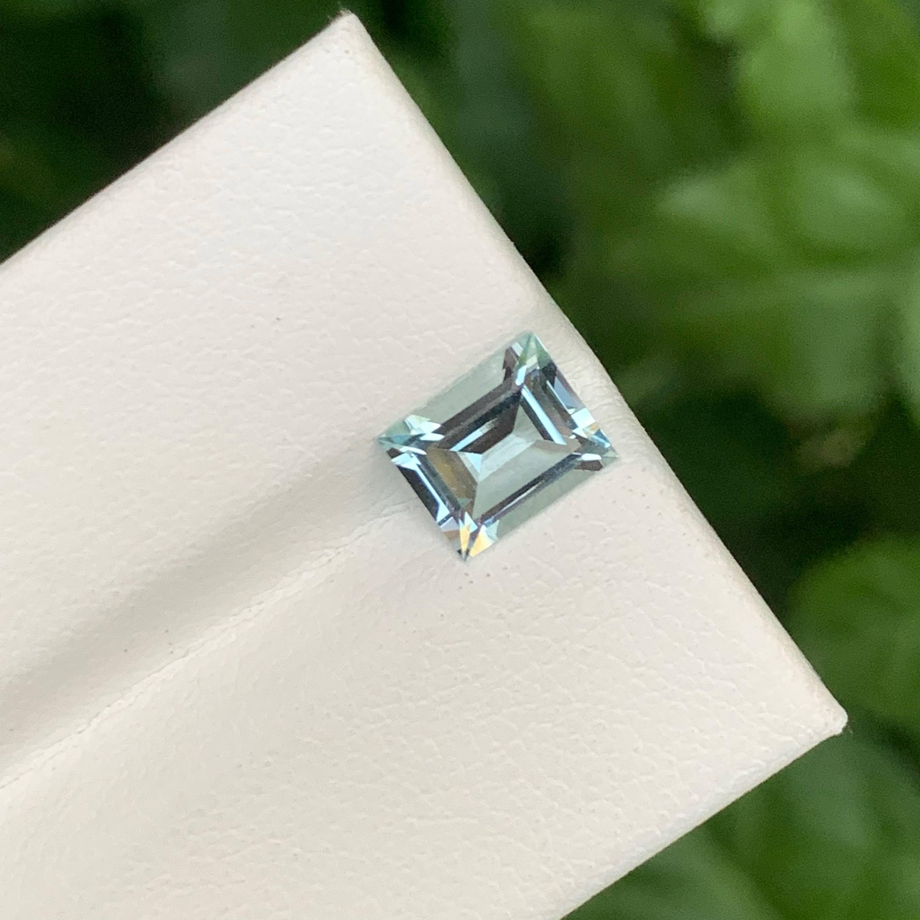 1.25 Carat Natural Loose Exceptional Aquamarine Baguette Cut Pakistani Gemstone (Aigue-marine en vrac, taille baguette) Unisexe en vente
