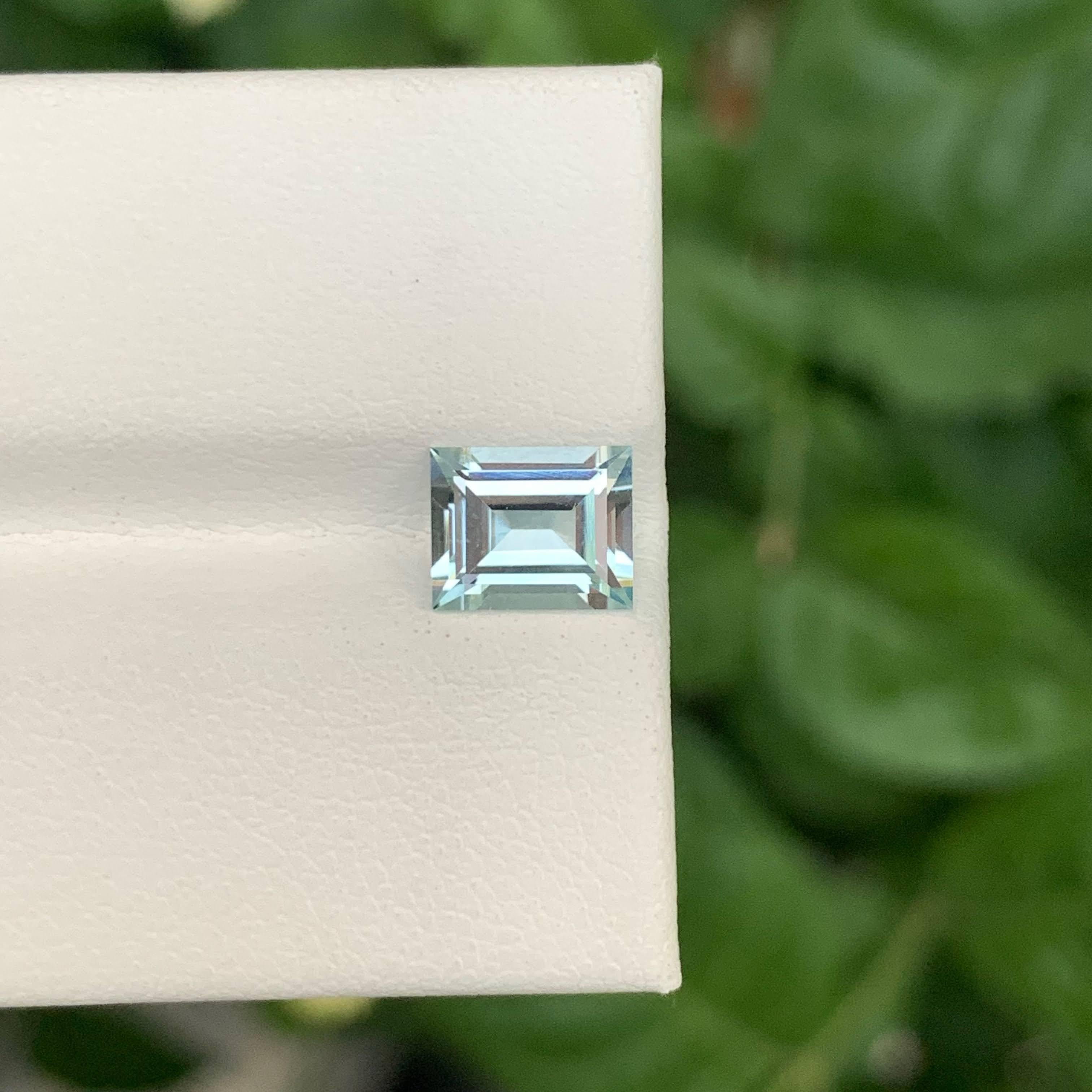1.25 Carat Natural Loose Exceptional Aquamarine Baguette Cut Pakistani Gemstone (Aigue-marine en vrac, taille baguette) en vente 2