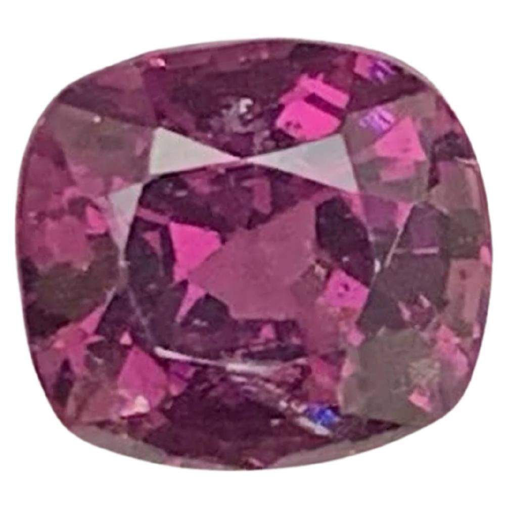 1.25 Carat Natural Loose Purplish Burmese Spinel Cushion Cut Gemstone en vente