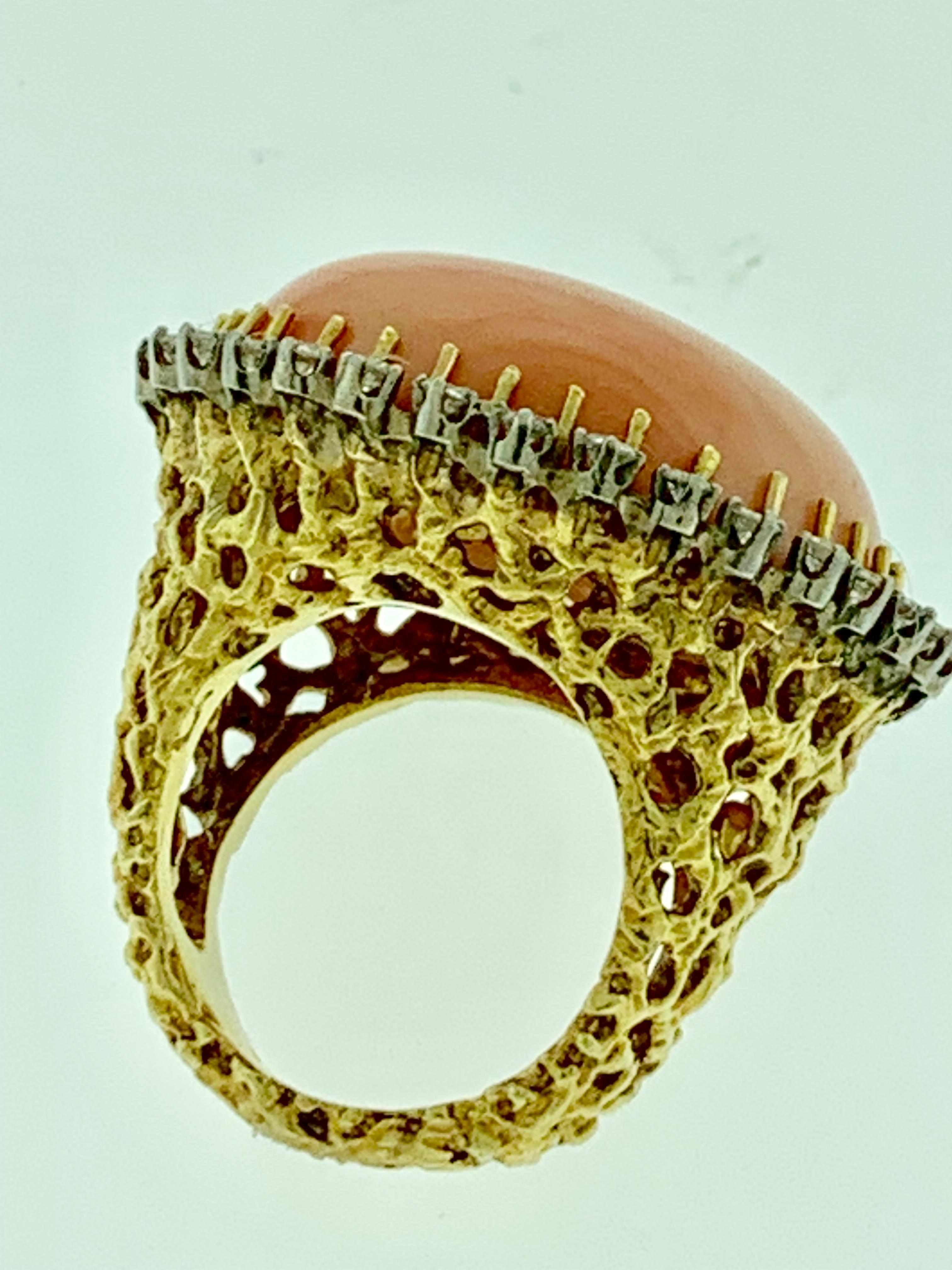 125 Carat Natural Pink Round Coral and Diamond Cocktail Ring 18 Karat Gold For Sale 2