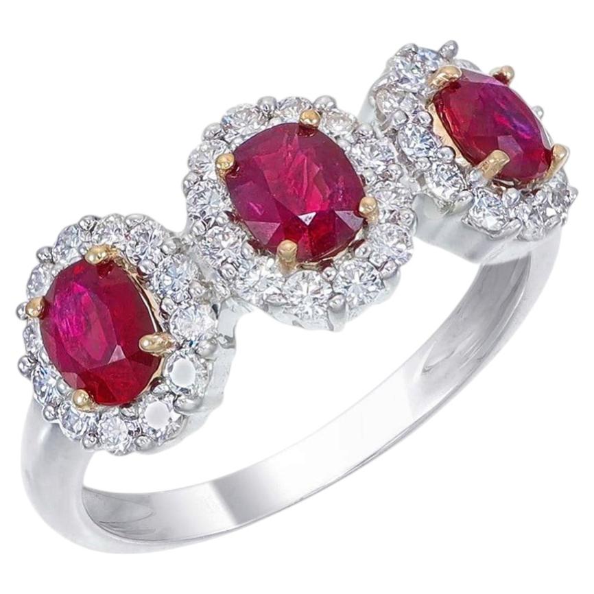 Diamantring mit einem 1,25-Karat-Rubin aus Burma in der Farbe „Pigeon Blood“ (ohne Wärmebehandlung) in 18-karätigem Gold