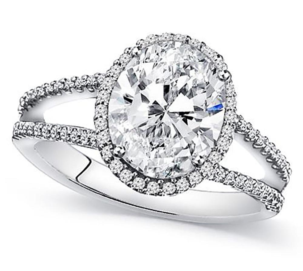 For Sale:  0.75 - 1.25 Carat Total Weight Oval Cut Diamond Engagement Ring 2