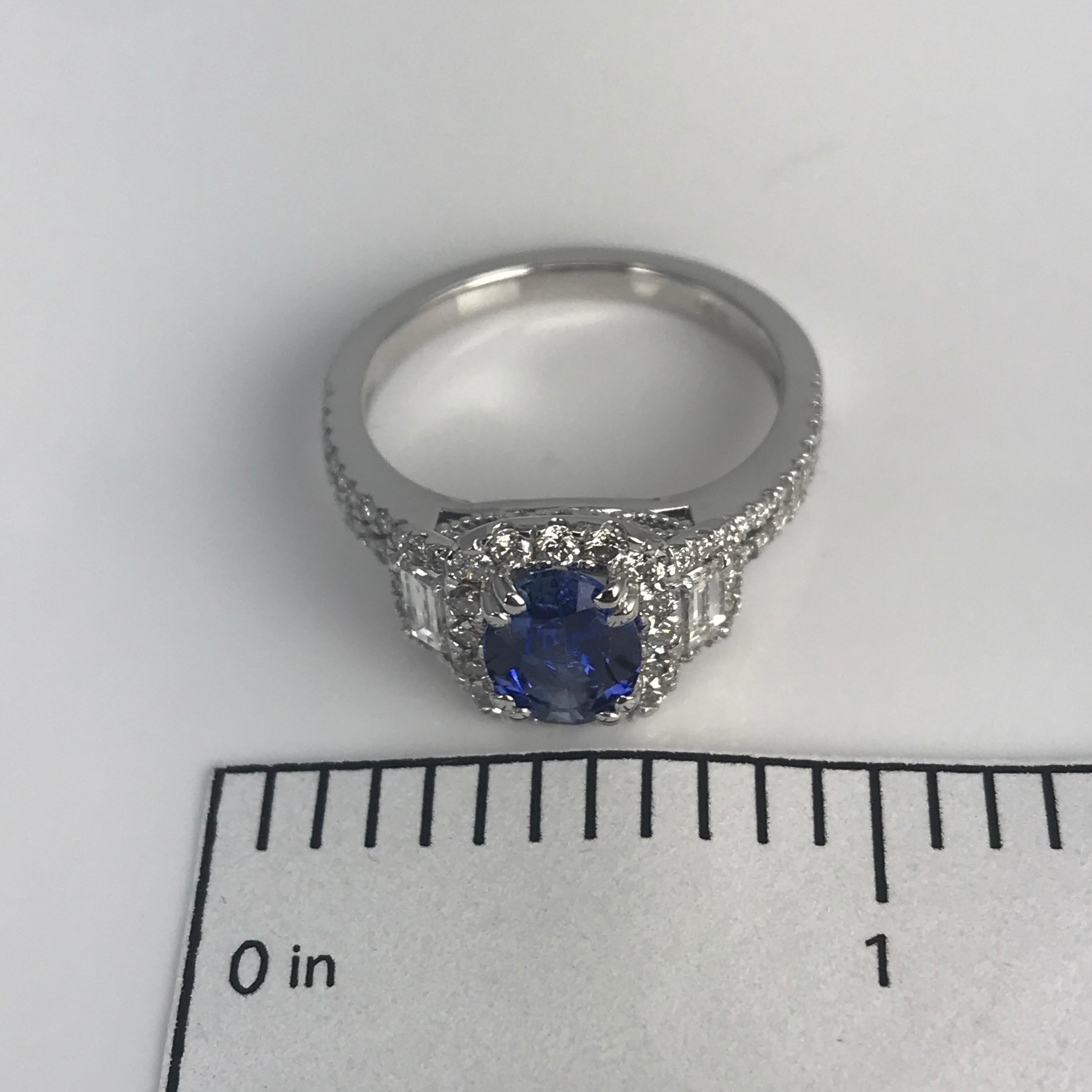 1.25 Carat Oval Cut Sapphire and 0.72 Carat Natural Diamond Ring in 18W ref1570 In New Condition For Sale In New York, NY