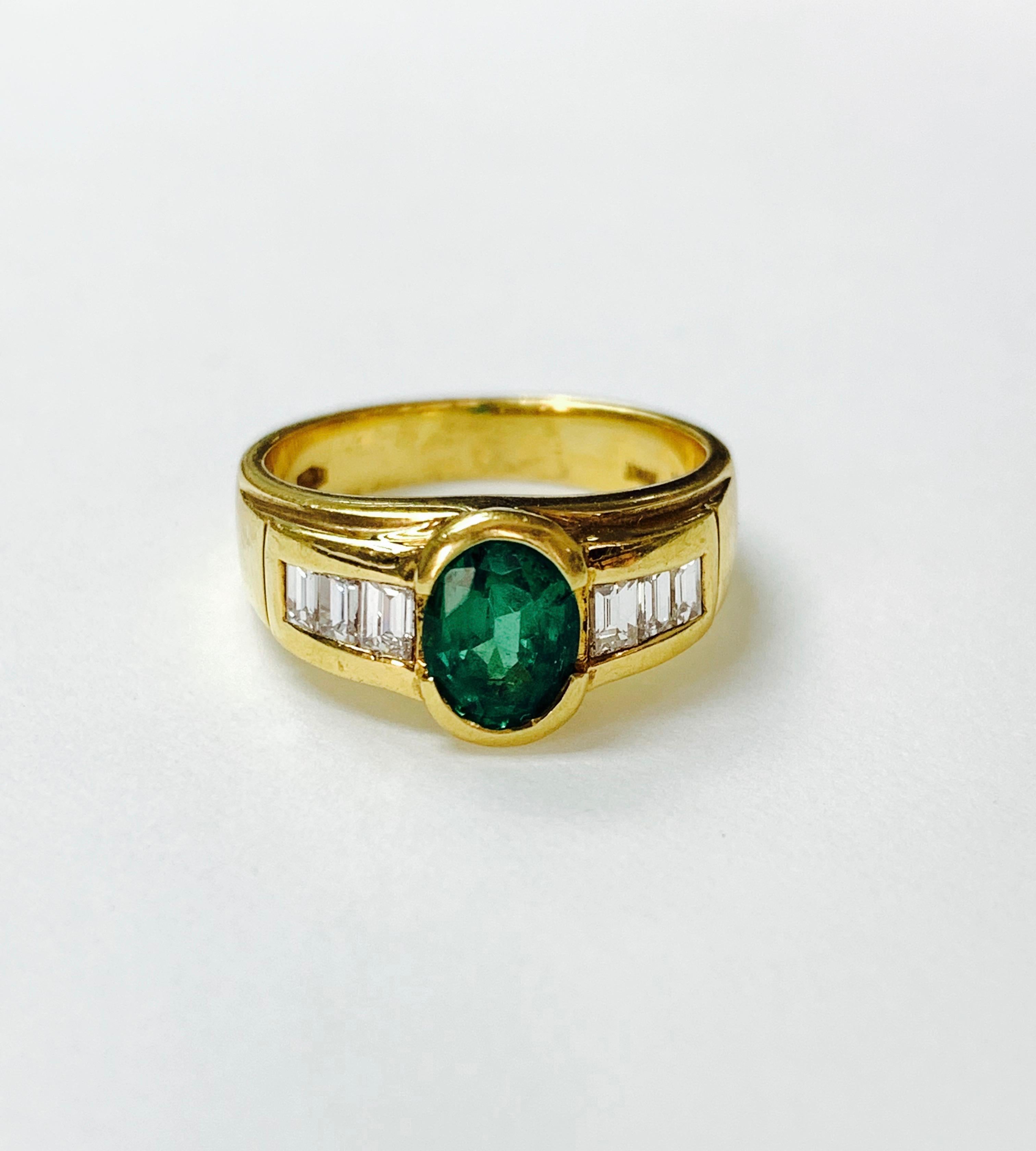 Contemporary 1.25 Carat Oval Emerald and Diamond Engagement Ring in 18 Karat Yellow Gold For Sale