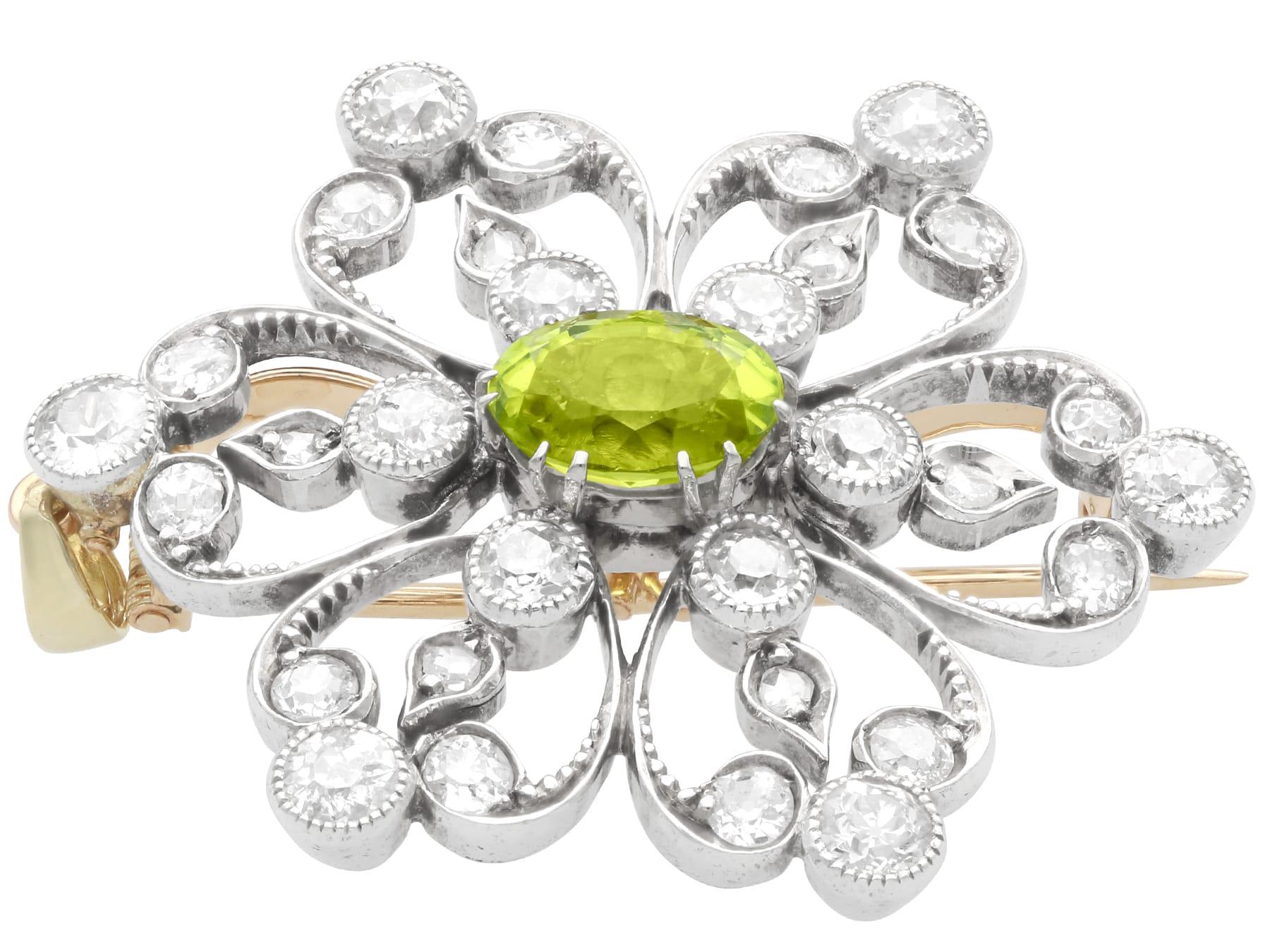 1.25 Carat Peridot 1.95 Carat Diamond, 9k Yellow Gold Pendant Brooch Circa 1890 im Angebot 1