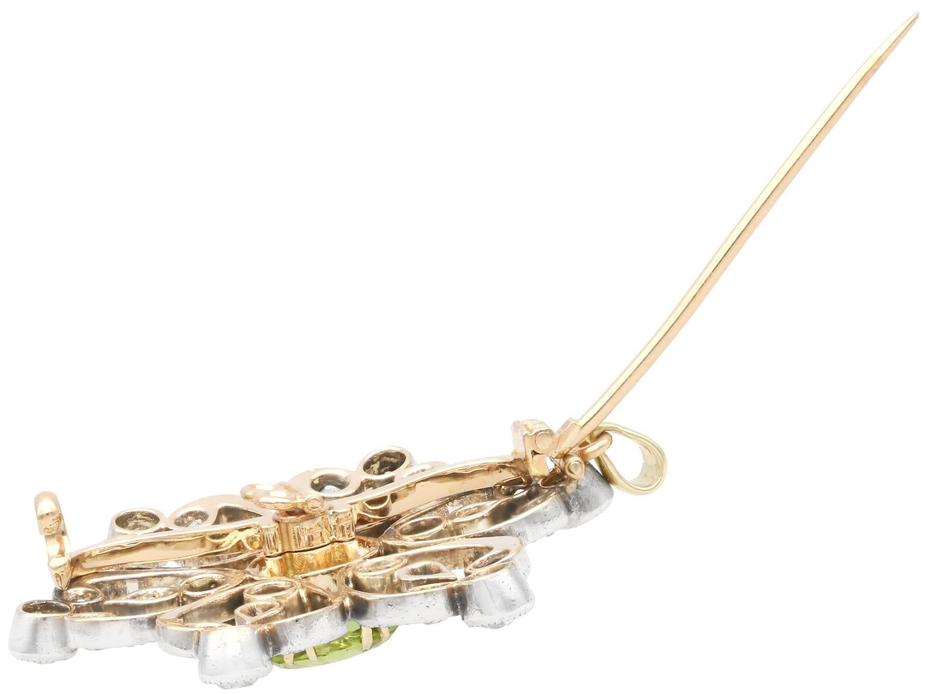 1.25 Carat Peridot 1.95 Carat Diamond, 9k Yellow Gold Pendant Brooch Circa 1890 im Angebot 3