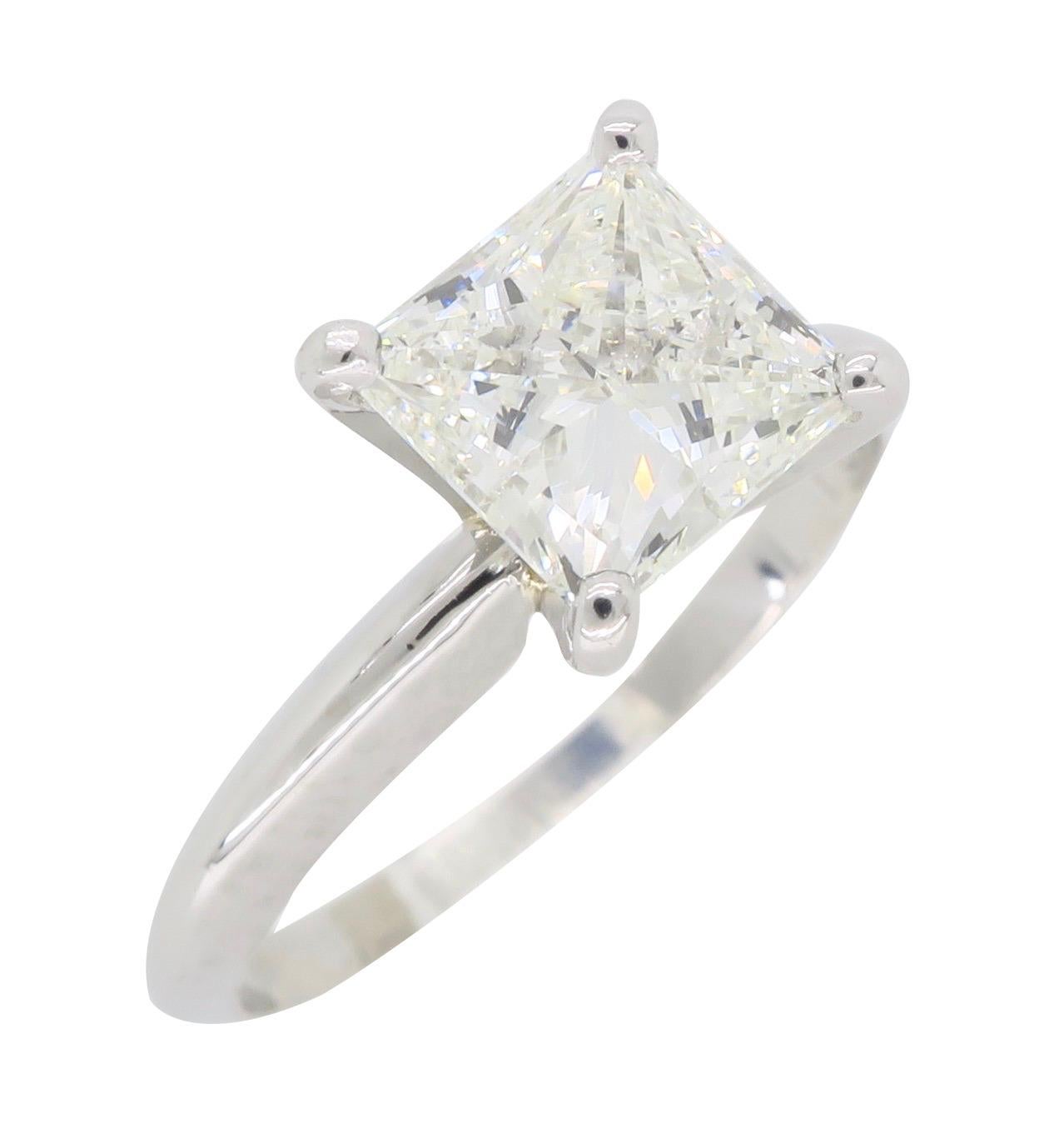 1,25 Karat Solitär-Verlobungsring mit Diamant im Prinzessinnenschliff im Zustand „Hervorragend“ im Angebot in Webster, NY