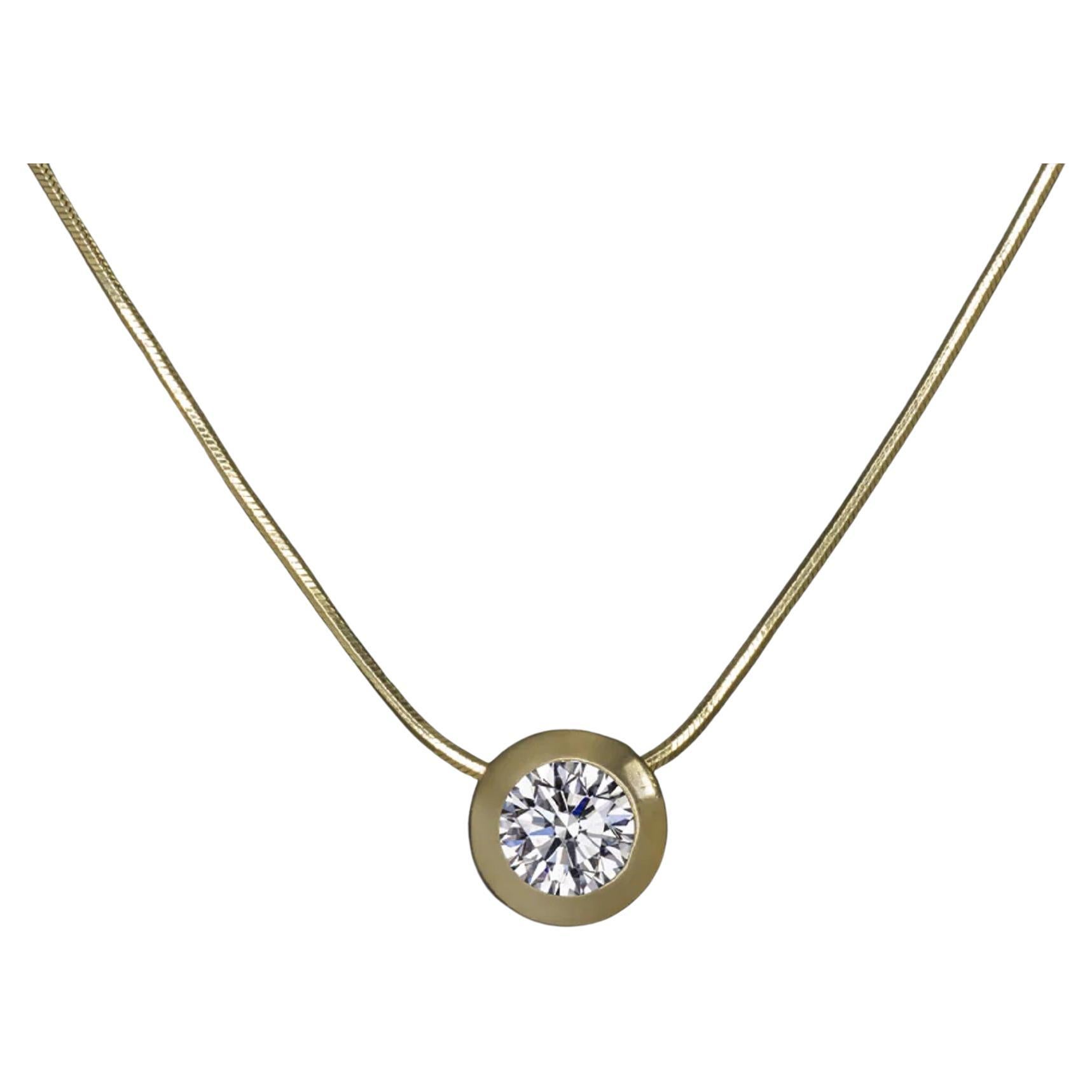 1.25 Carat Round Brilliant Gold Pendant Necklace For Sale