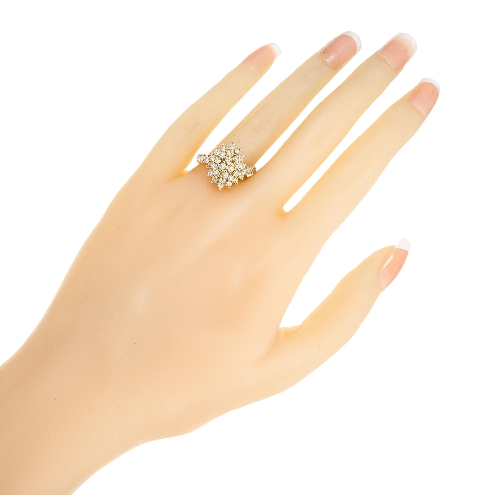 1,25 Karat runder Diamant Gelbgold Dome Cluster Ring im Angebot 1