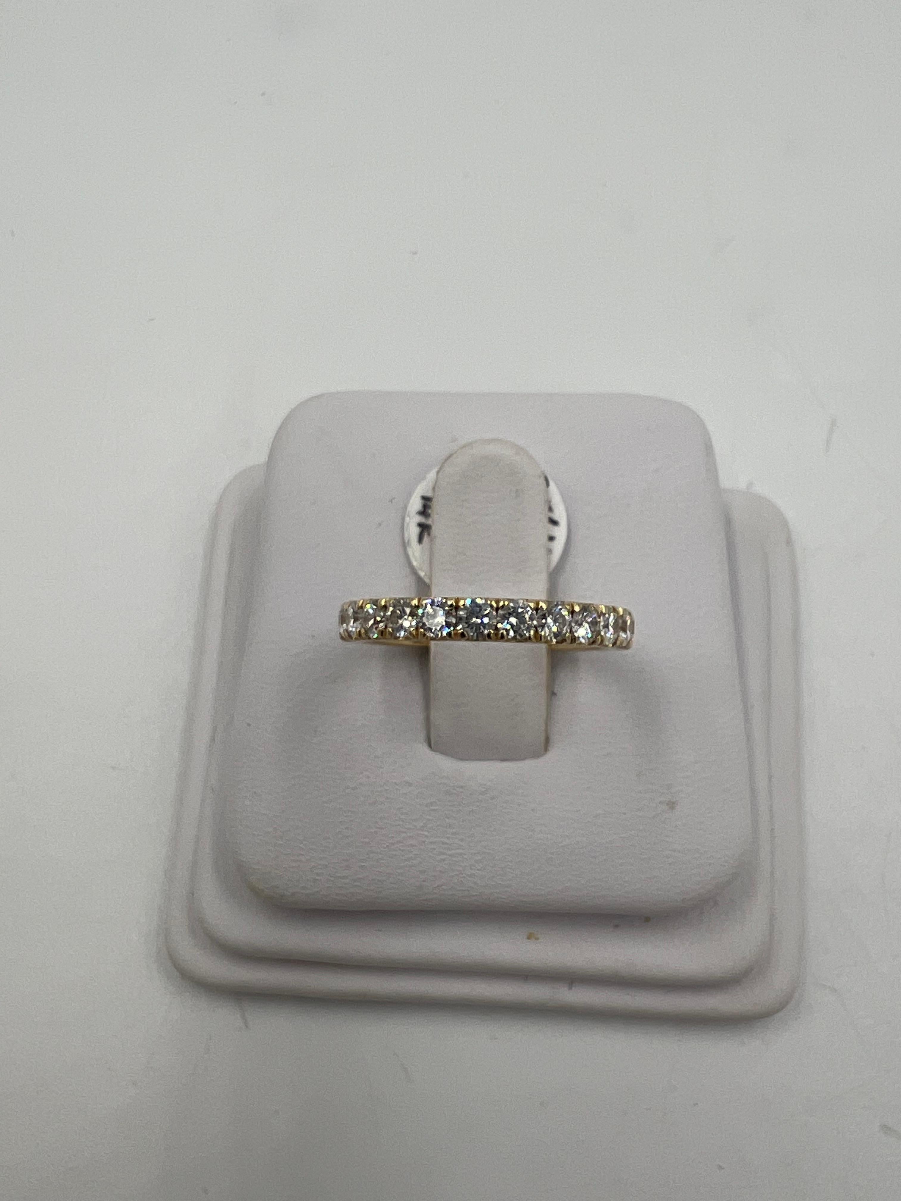 1.25 Carat Round Diamond Yellow Gold Eternity Band Ring Size 6 In Good Condition For Sale In Los Angeles, CA