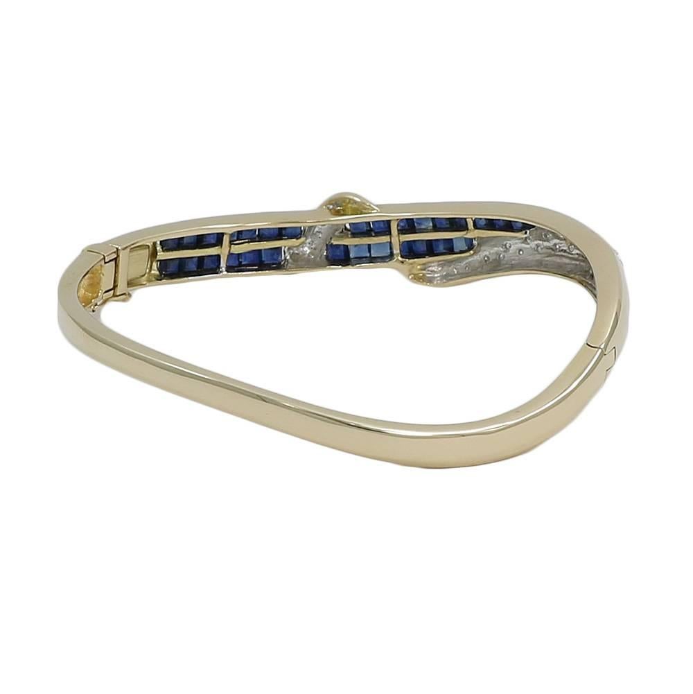 1.25 Carat Sapphire and Diamond Yellow Gold Bangle Bracelet In Excellent Condition For Sale In Naples, FL