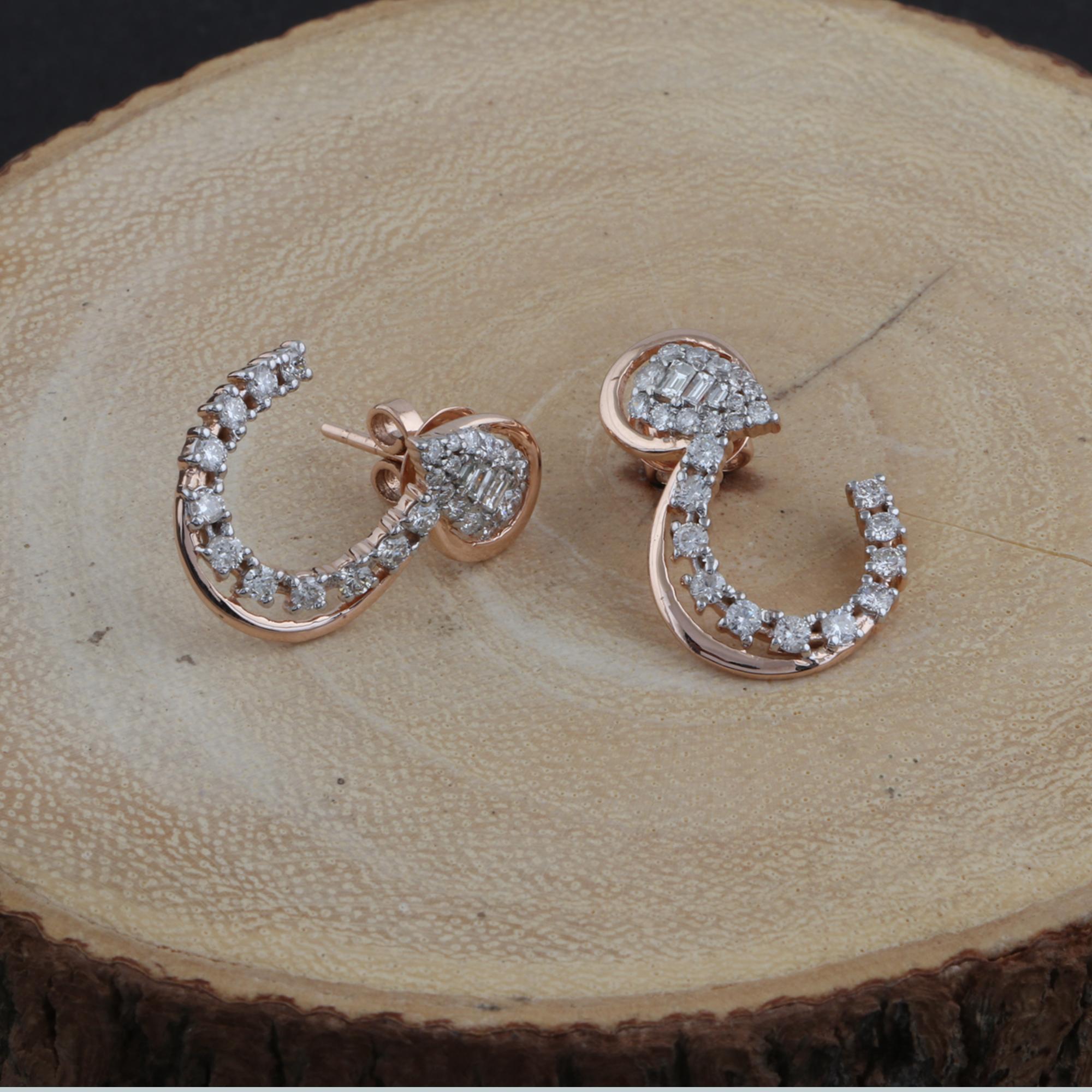 1.25 Carat SI Clarity HI Color Baguette Diamond Earrings 14 Karat Yellow Gold In New Condition For Sale In Diera, Dubai