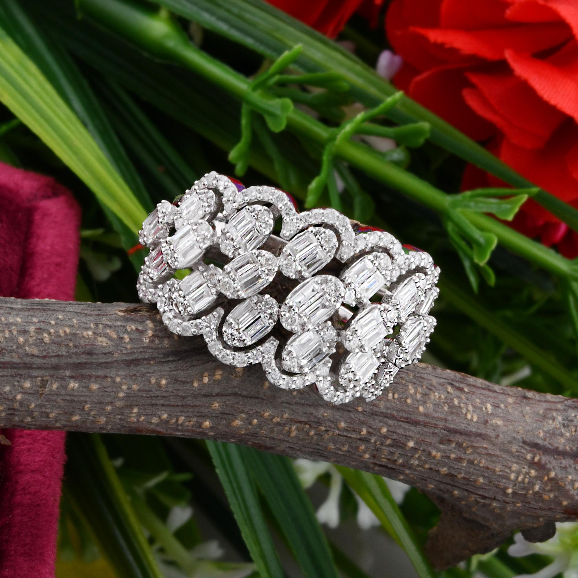 For Sale:  1.25 Carat SI Clarity HI Color Baguette Round Diamond Ring 18 Karat White Gold 4