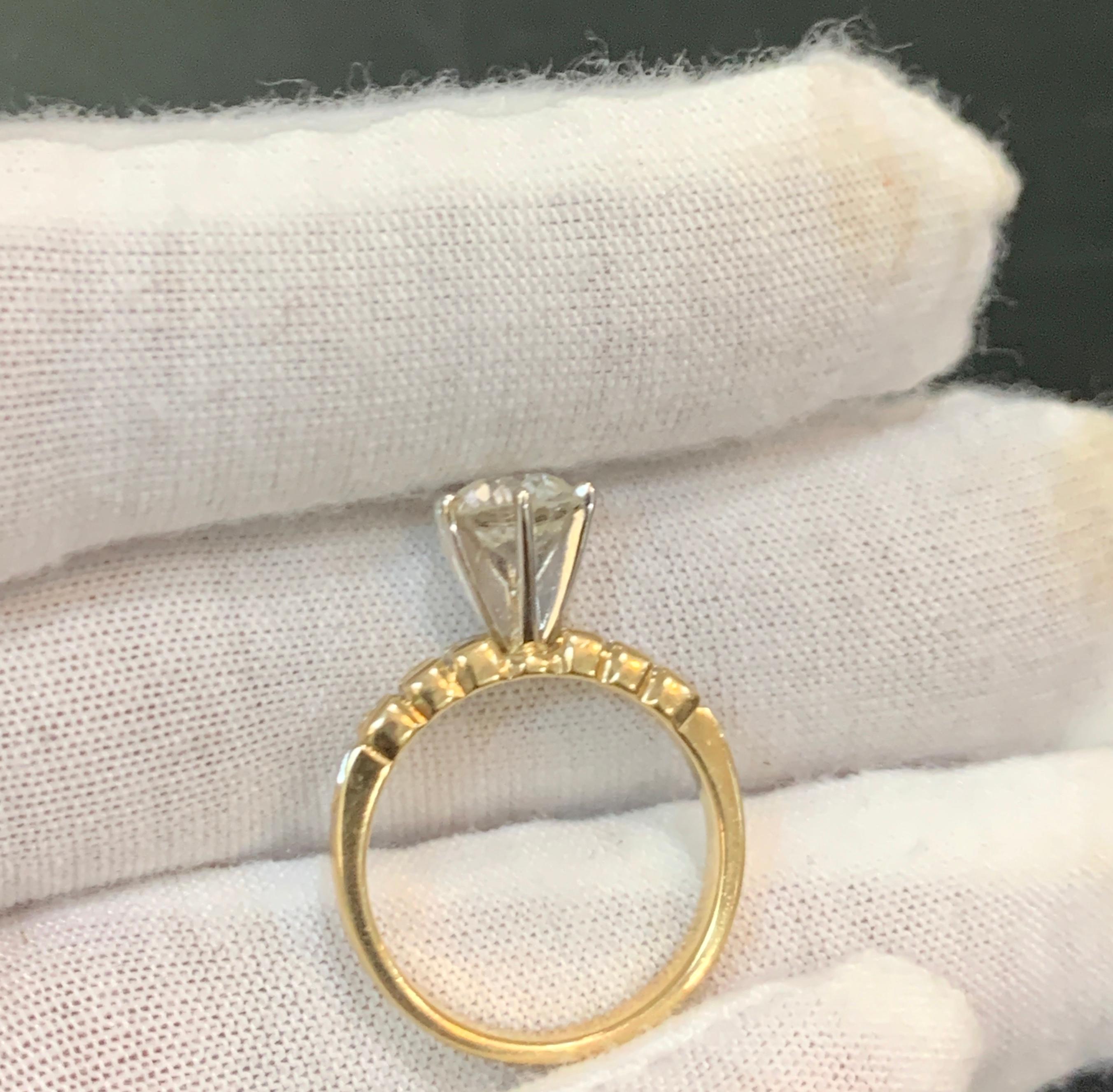 1.25 Carat Solitaire Round Center Diamond Engagement 14 Yellow Gold Ring + Band For Sale 1