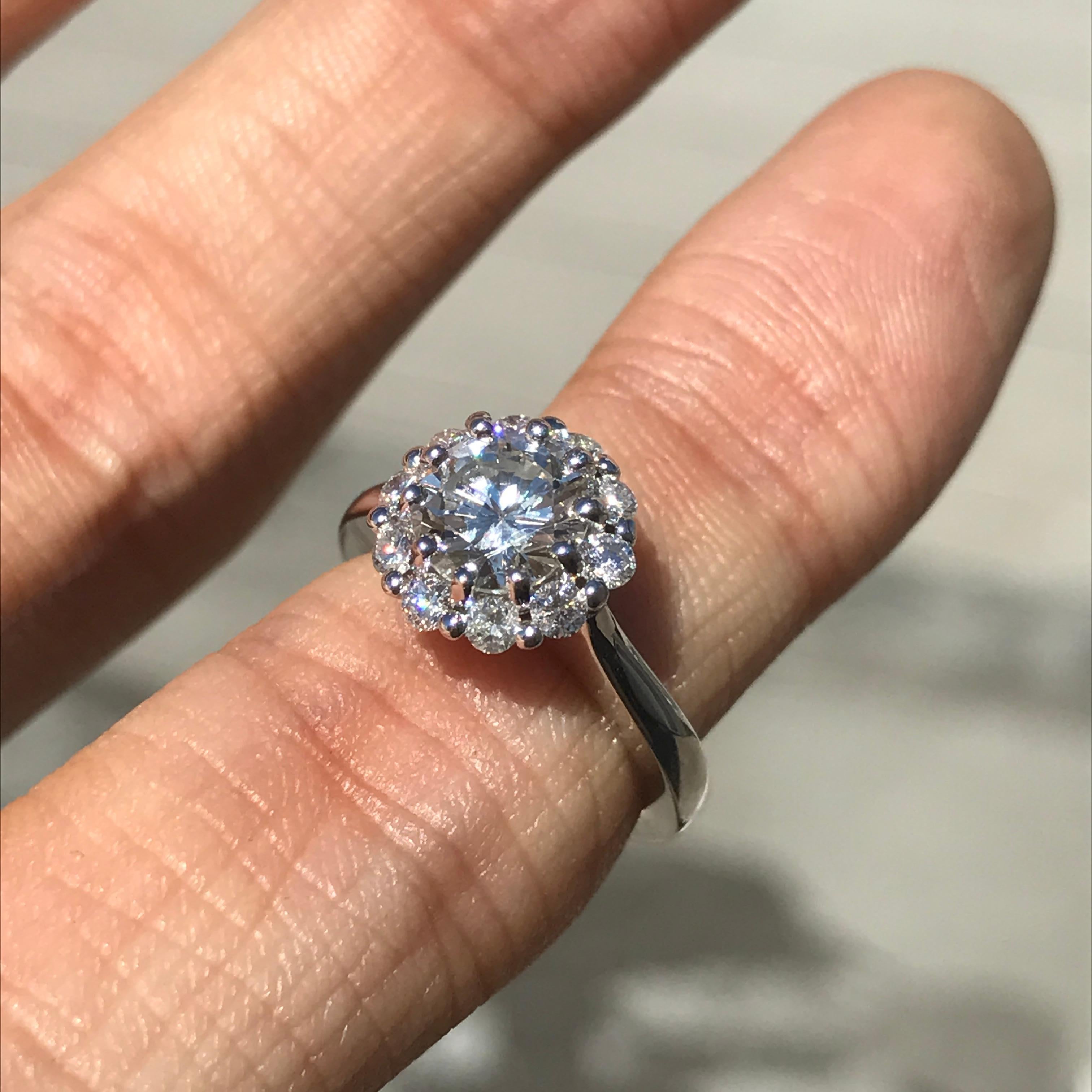 1.25 Carat Approximate Round Diamond Flower Ring 14 Karat White Gold, Ben Dannie In New Condition For Sale In West Hollywood, CA