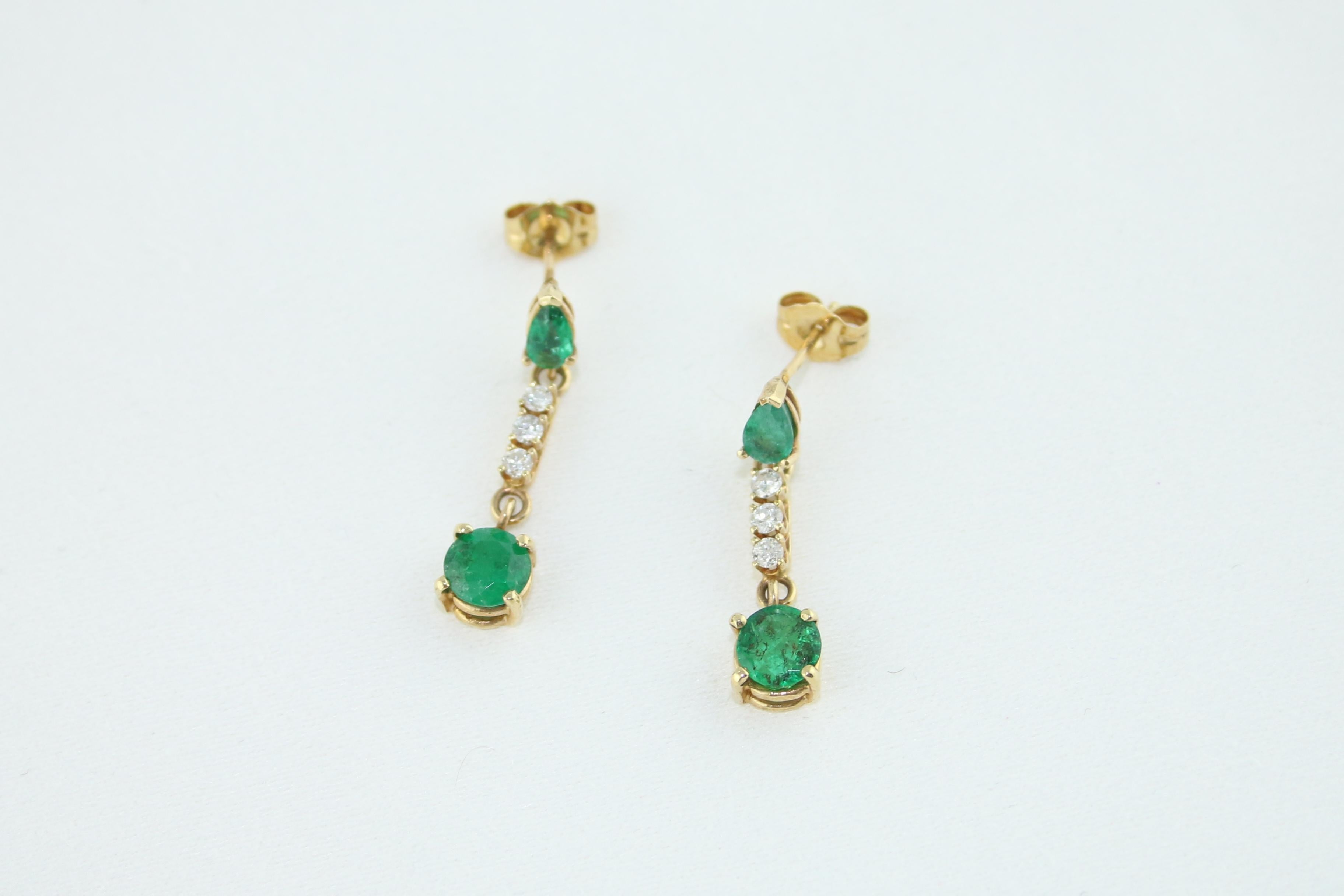 1.25 Carat Emerald and Diamond Gold Drop Earrings In New Condition In New York, NY