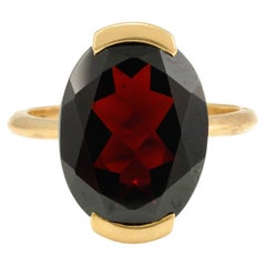 12.5 Carats Natural Garnet Single Stone Ring Set in 18k Solid Yellow Gold