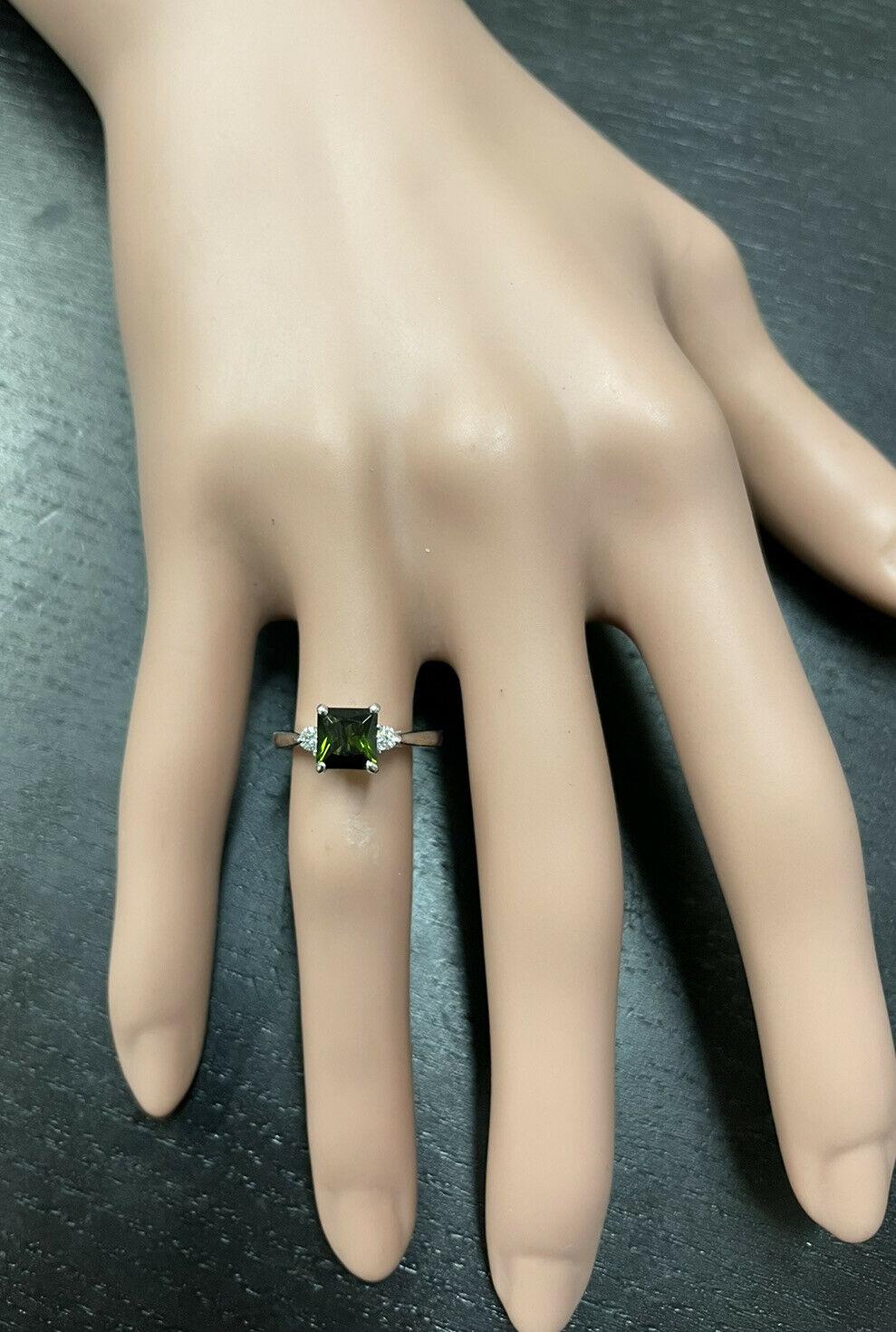 De las mujeres Anillo de oro blanco macizo de 14 quilates con turmalina verde natural y diamante de 1,25 quilates en venta