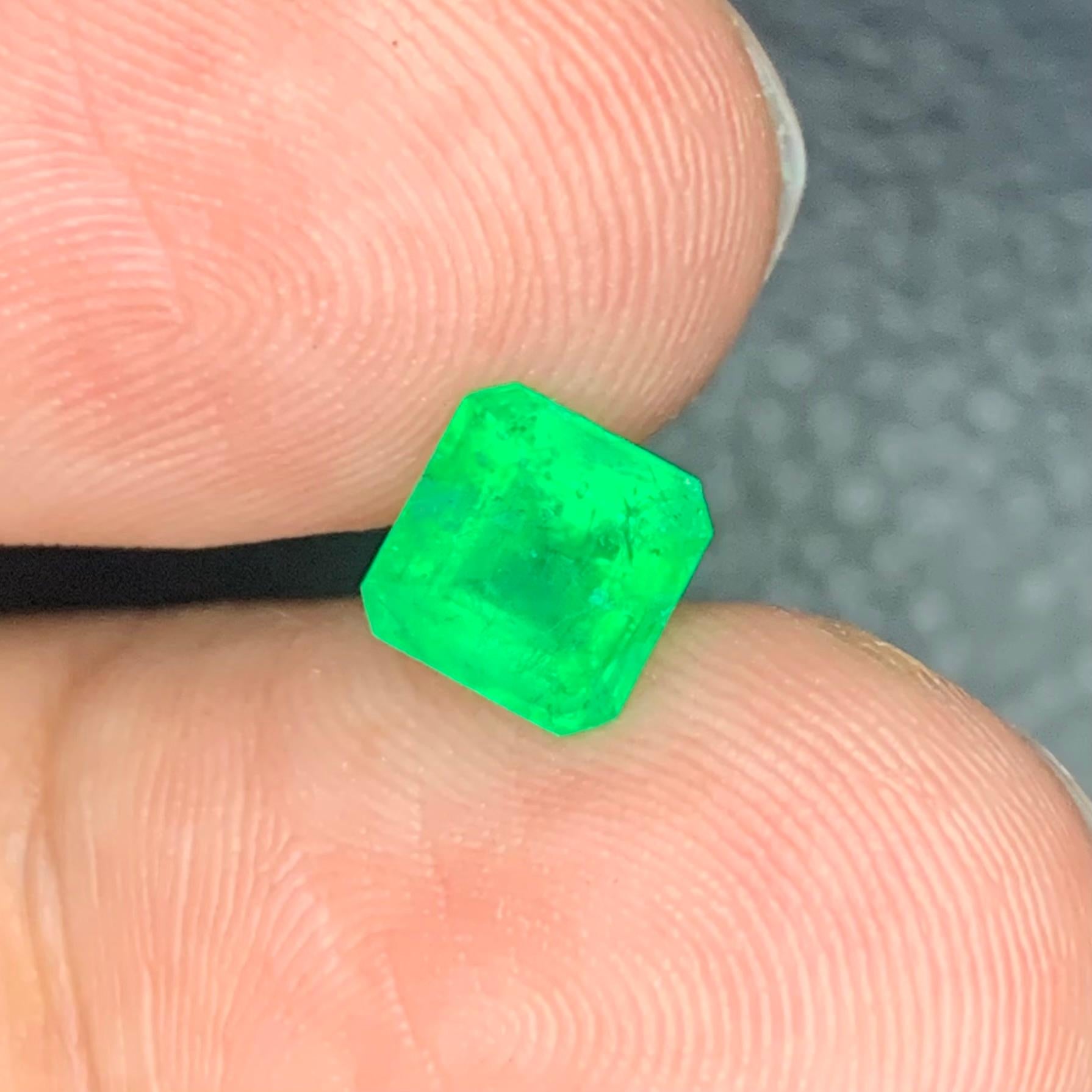 Esmeralda suelta natural de 1.25 quilates Mina Swat Pakistán en venta 3