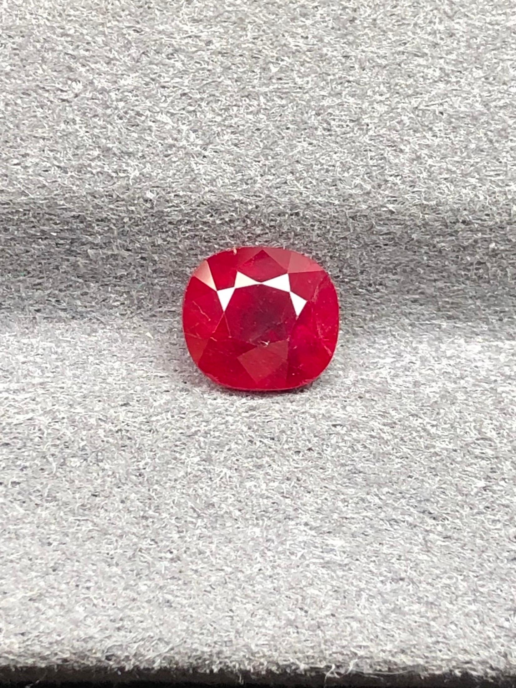 1,25 Ct AIGS Certified Natural Burma Ruby Unheated Pigeon Blood color occhi puliti in vendita 3