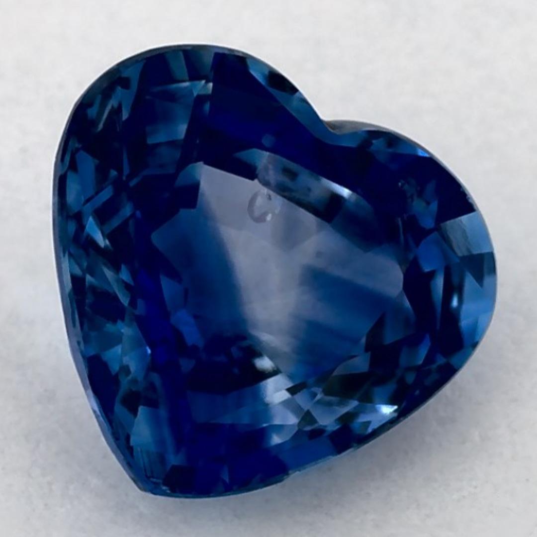Una piedra de nacimiento de septiembre muy preciosa con un encantador color azul. Se cree que traen buena suerte y fortuna a la vida.

Explora la vibrante colección de esmeraldas, rubíes y zafiros de nuestra tienda, disponibles como gemas sueltas y