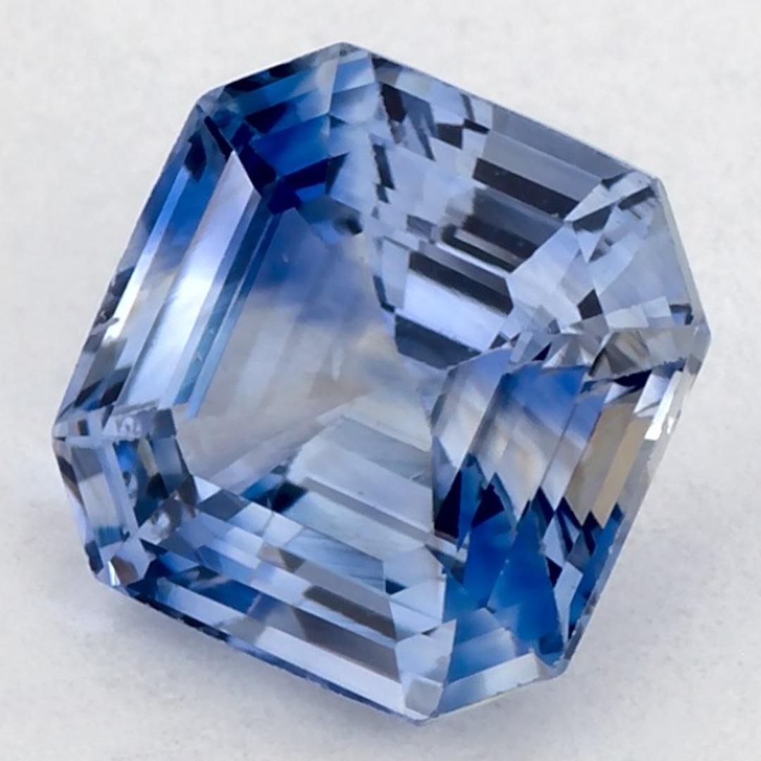 Pierre de naissance très précieuse du mois de septembre, d'un bleu ravissant. On pense qu'ils apportent chance et fortune dans la vie.

Explorez la vibrante collection d'émeraudes, de rubis et de saphirs de notre magasin, disponibles sous forme de