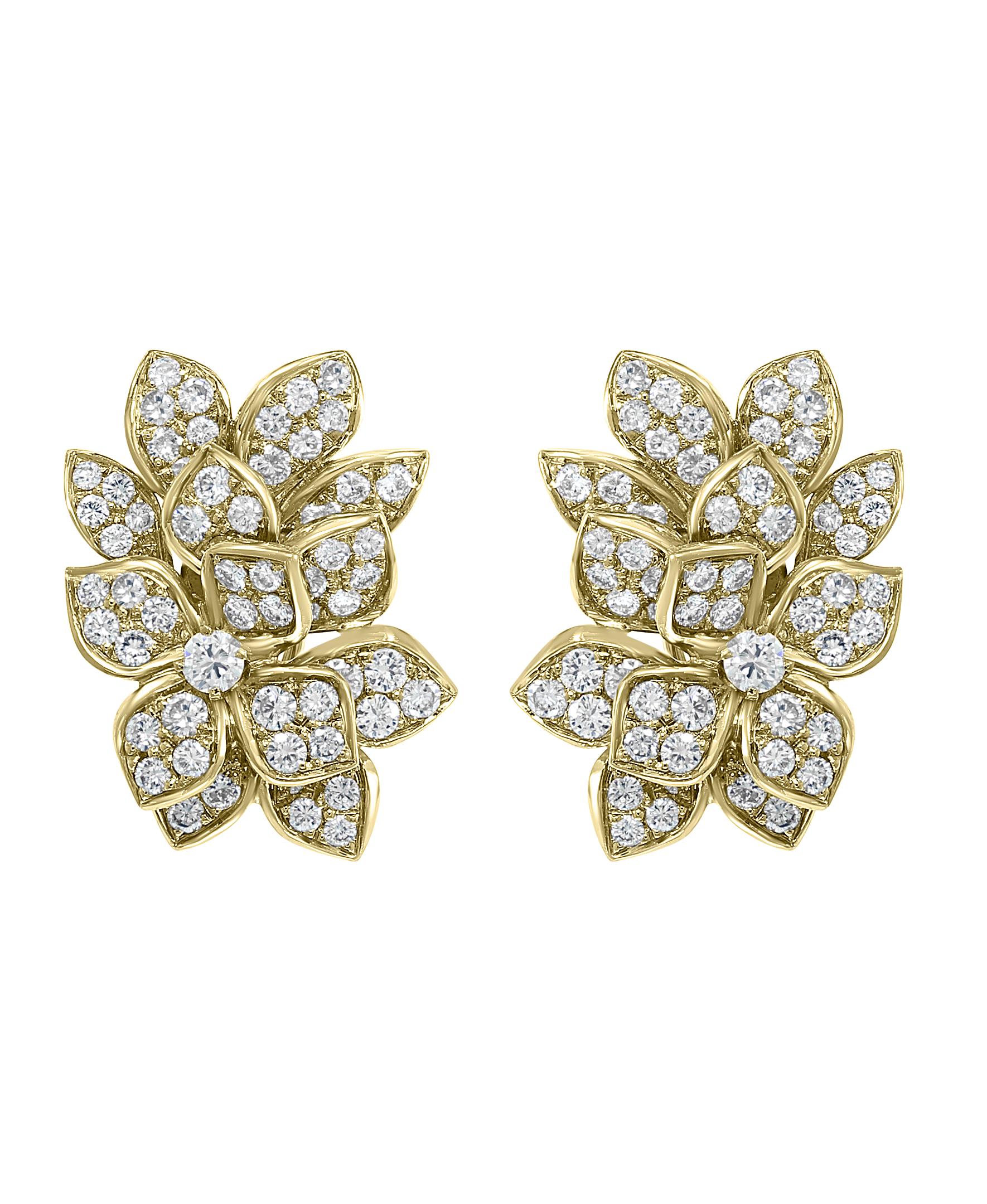 Women's 12.5 Carat Diamond VS Quality Clip Earrings Women in 18 Karat Gold 27 Grams For Sale