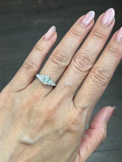 1,25 Karat Platin-Drei-Smaragd-Diamantring