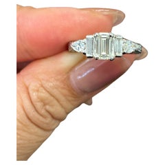 1,25 ct Diamantring mit Smaragdschliff 