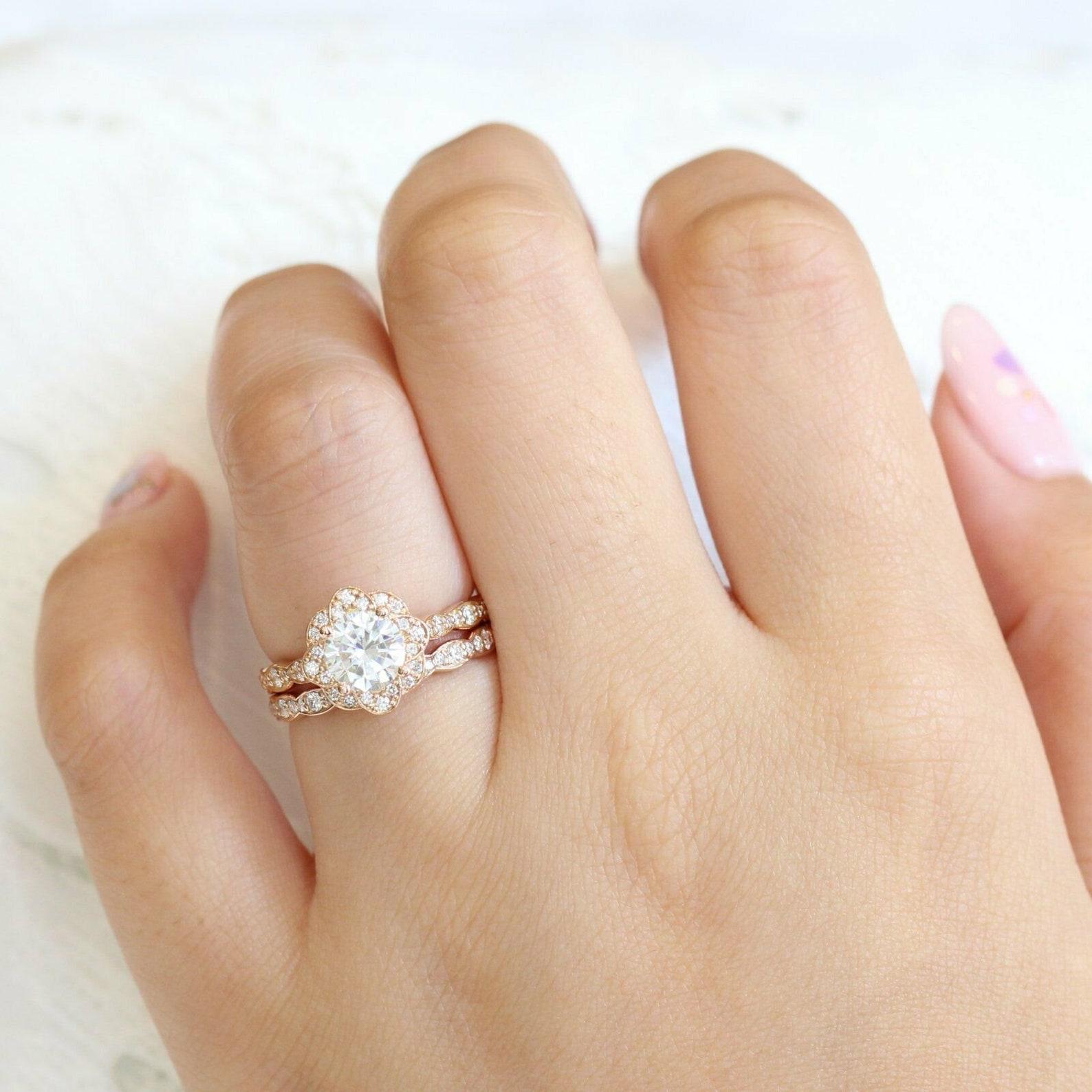 Femenino o masculino Anillo de compromiso con flor de moissanita de 1,25 quilates, plata de ley 925, regalo para ella. en venta