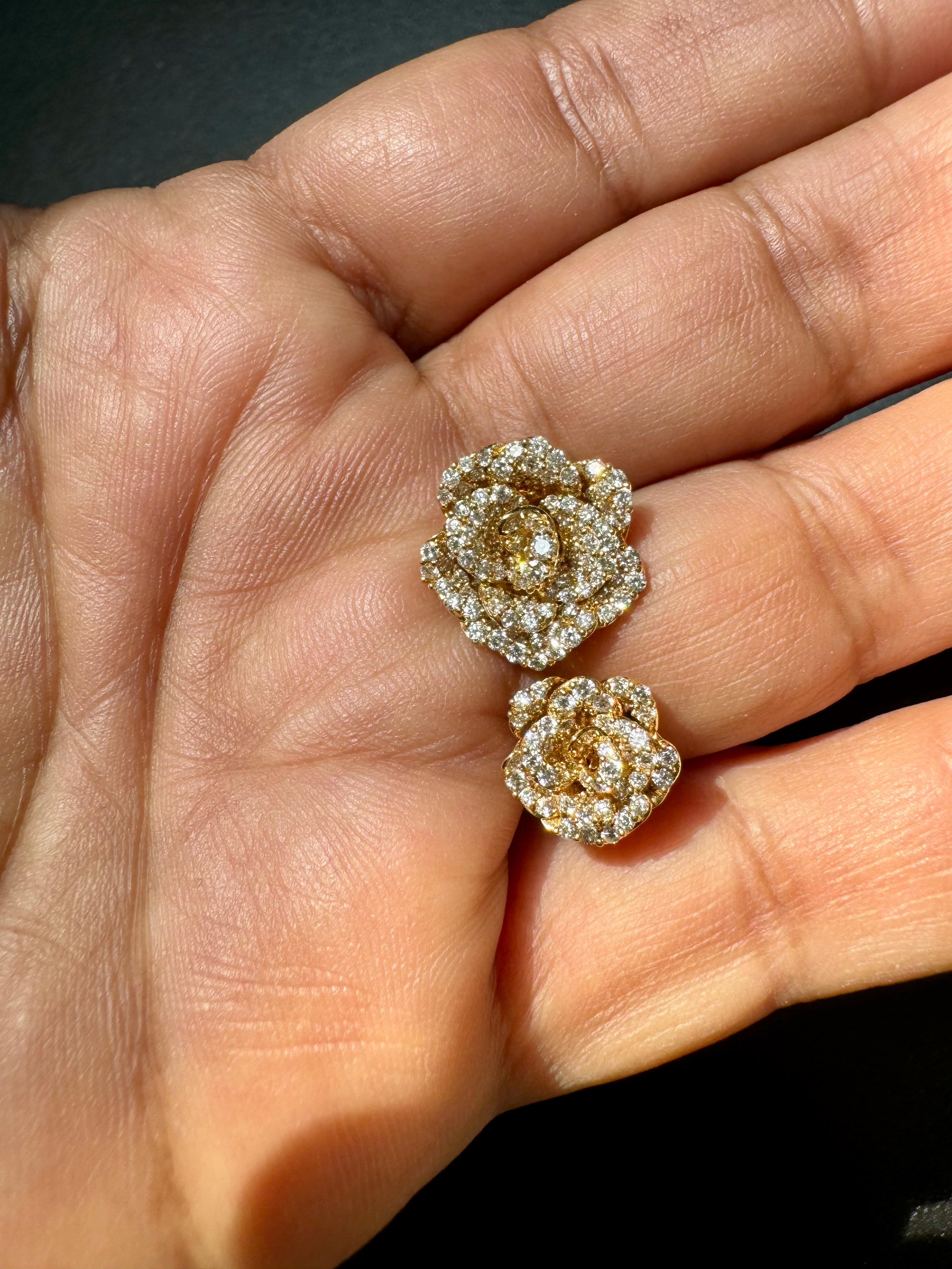 1.25 Ct Natural  Diamond Two Flower Bypass Cocktail Ring Size6 in 18K Gold For Sale 1