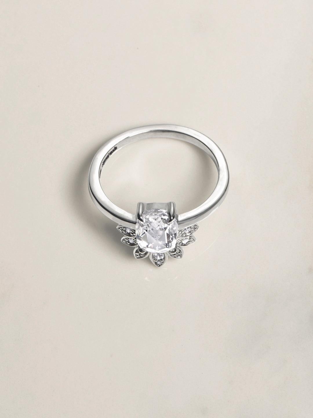 1.25 ct Oval Rose-Cut White Diamond 14K Crest Solitaire Ring In New Condition For Sale In Pacific Palisades, CA