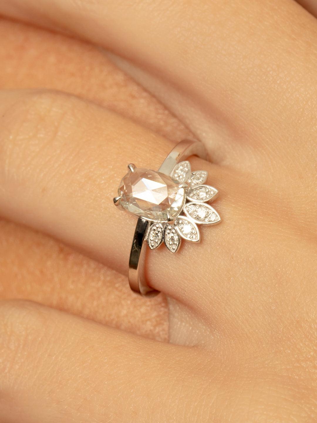 Women's 1.25 ct Oval Rose-Cut White Diamond 14K Crest Solitaire Ring For Sale