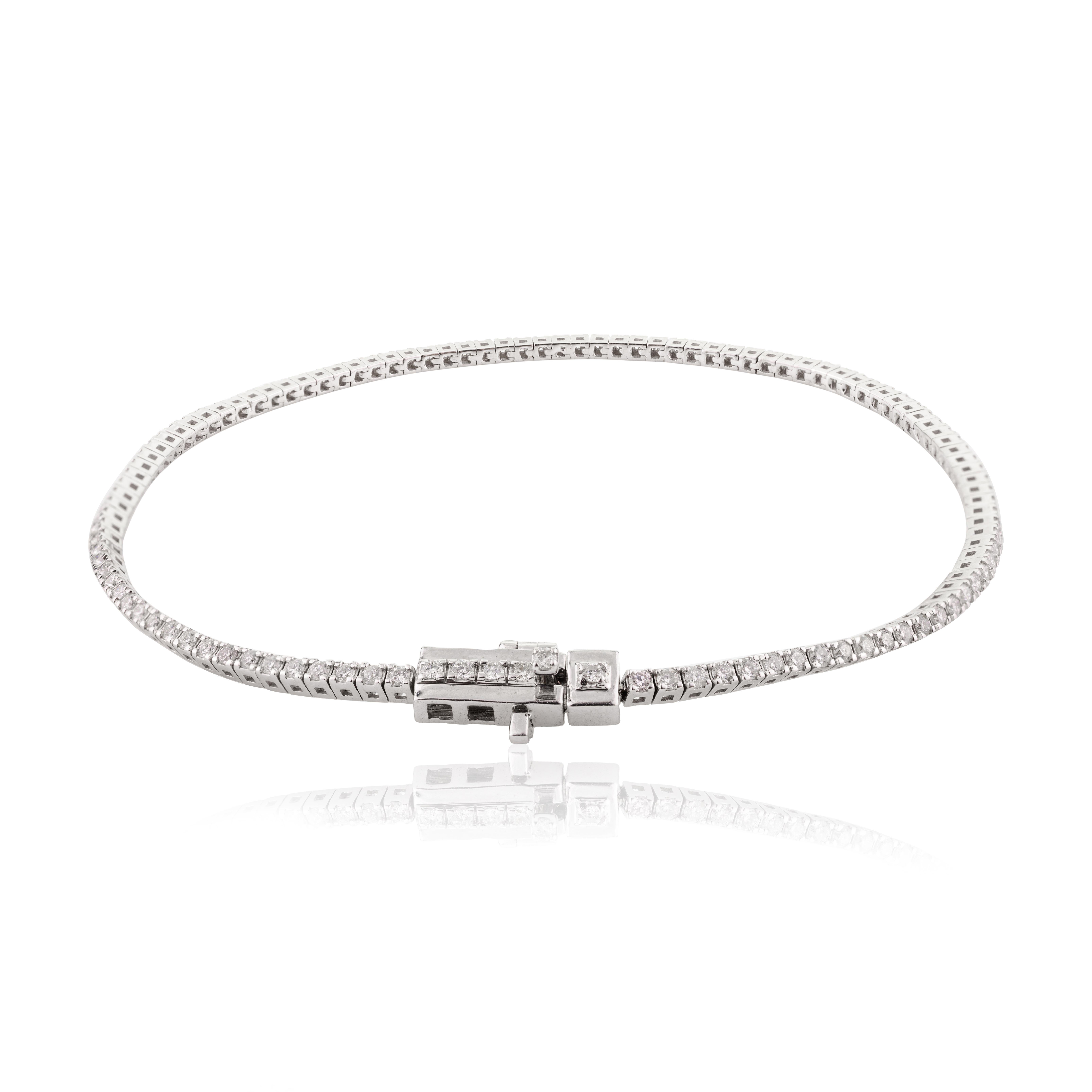1,25 Karat Diamant Elegantes stapelbares, stapelbares Armband für sie aus 18 Karat massivem Weißgold im Zustand „Neu“ im Angebot in New York, NY