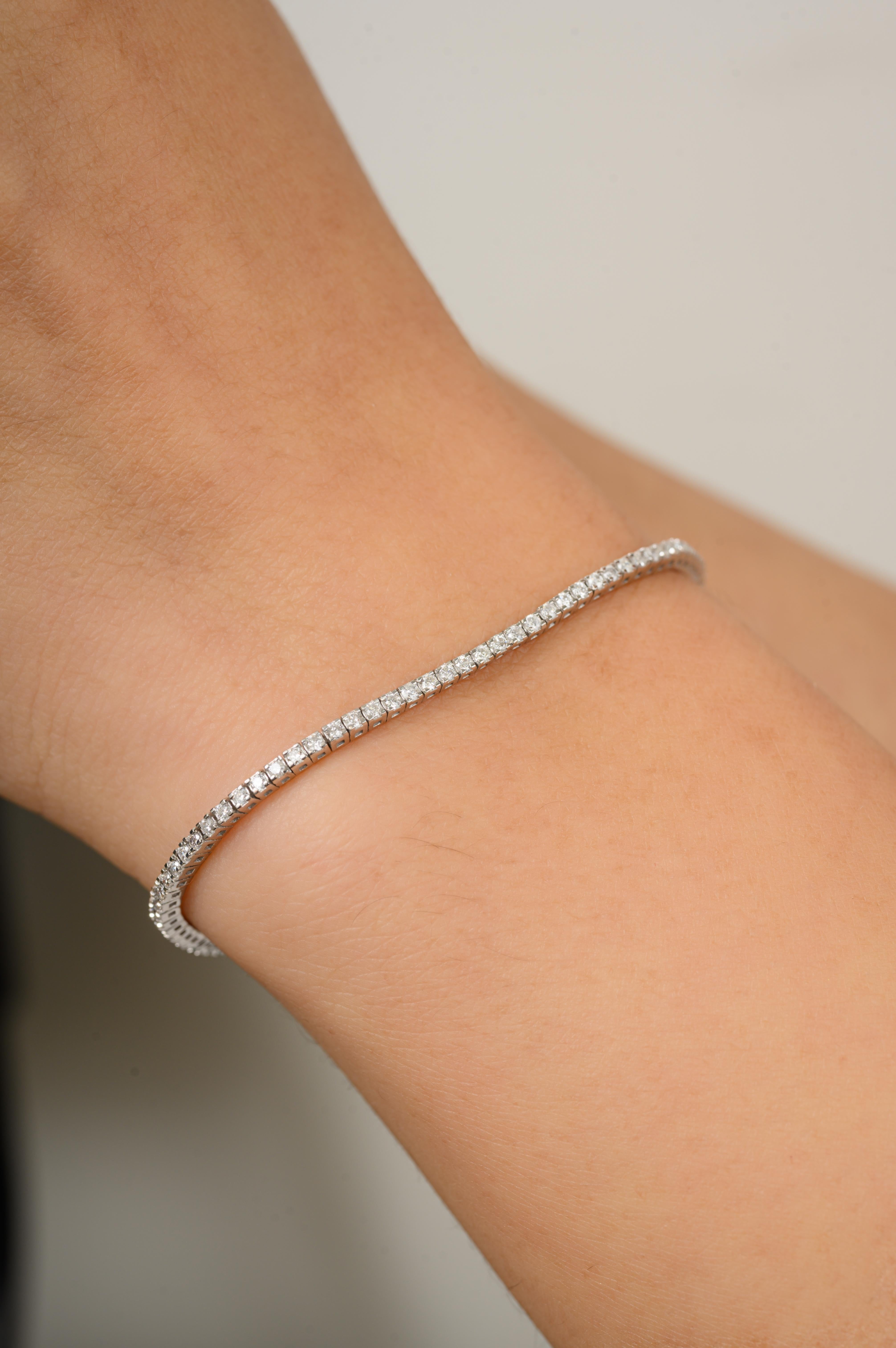 1,25 Karat Diamant Elegantes stapelbares, stapelbares Armband für sie aus 18 Karat massivem Weißgold Damen im Angebot
